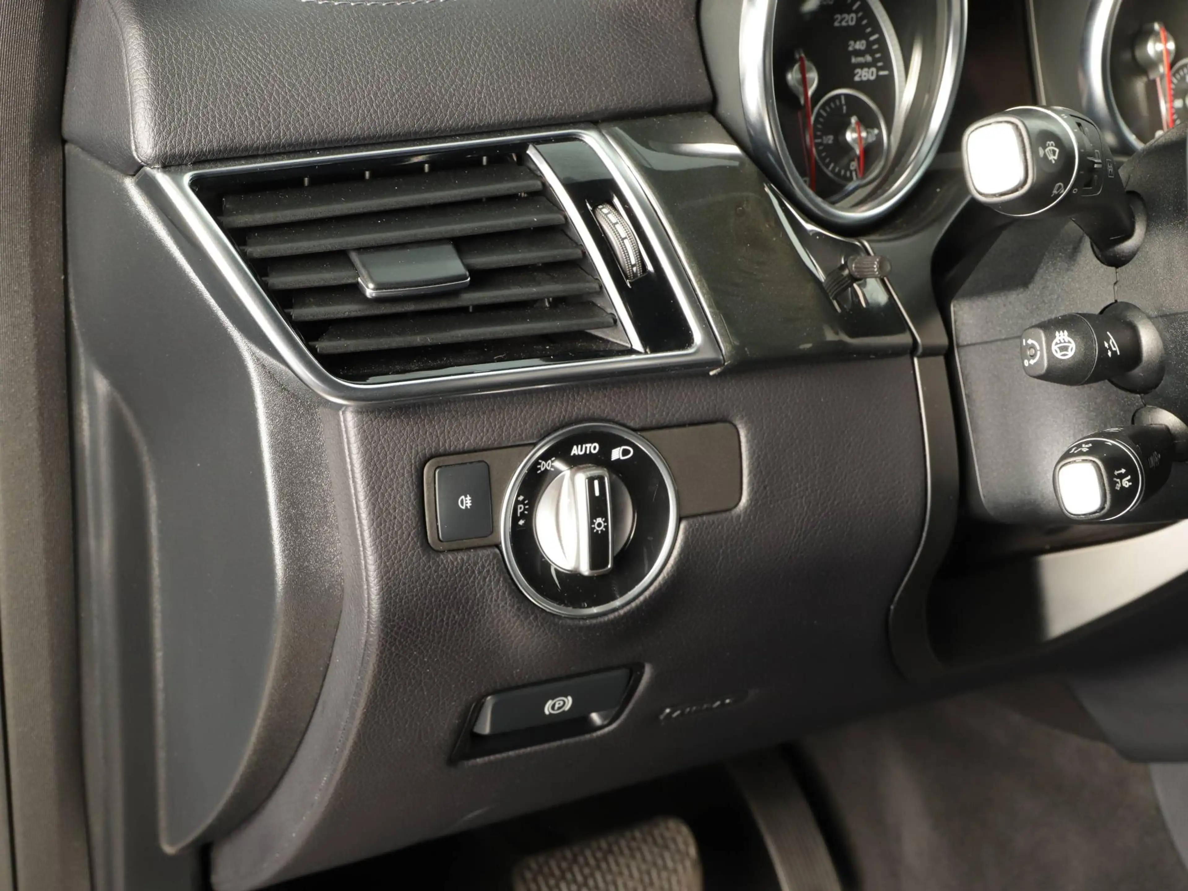 Mercedes-Benz GLS 400 GLS 400 4Matic 9G-TRONIC MB-100 Kundendienste immer MB 2.HAND VOLLAUSSTATTUNG — photo 10