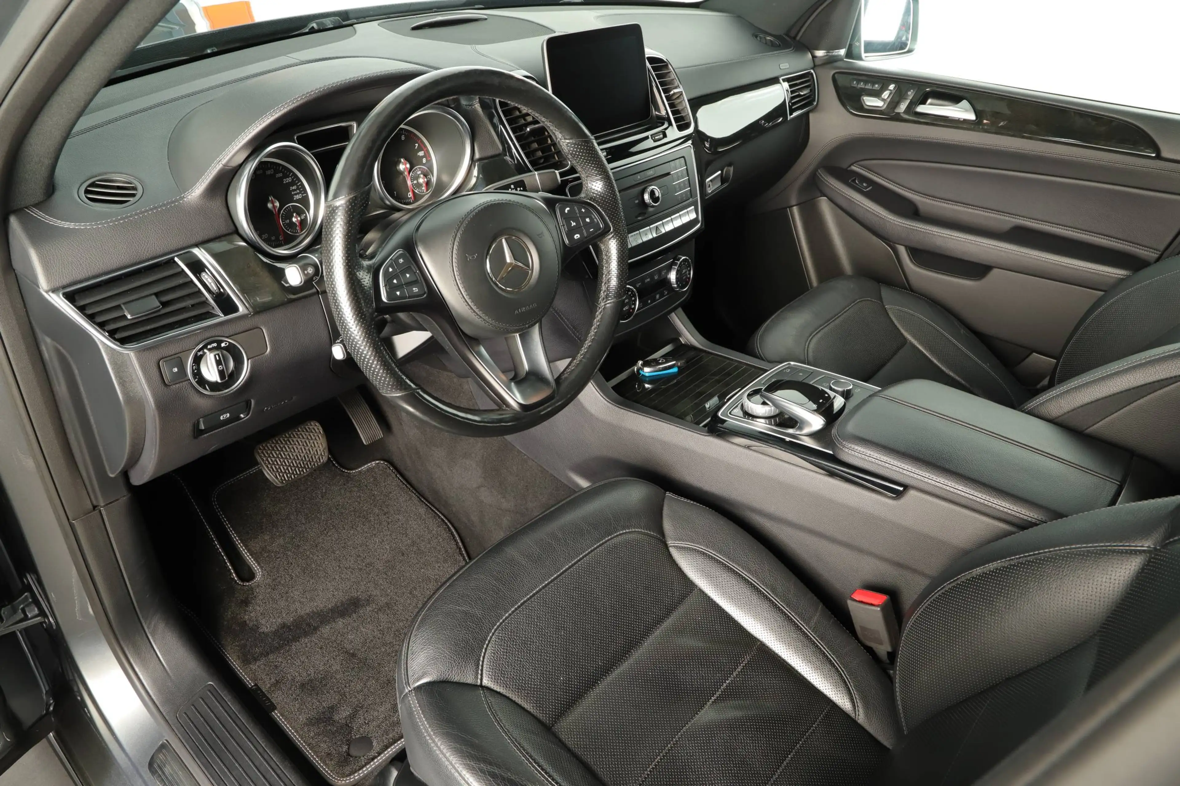 Mercedes-Benz GLS 400 GLS 400 4Matic 9G-TRONIC MB-100 Kundendienste immer MB 2.HAND VOLLAUSSTATTUNG — photo 11