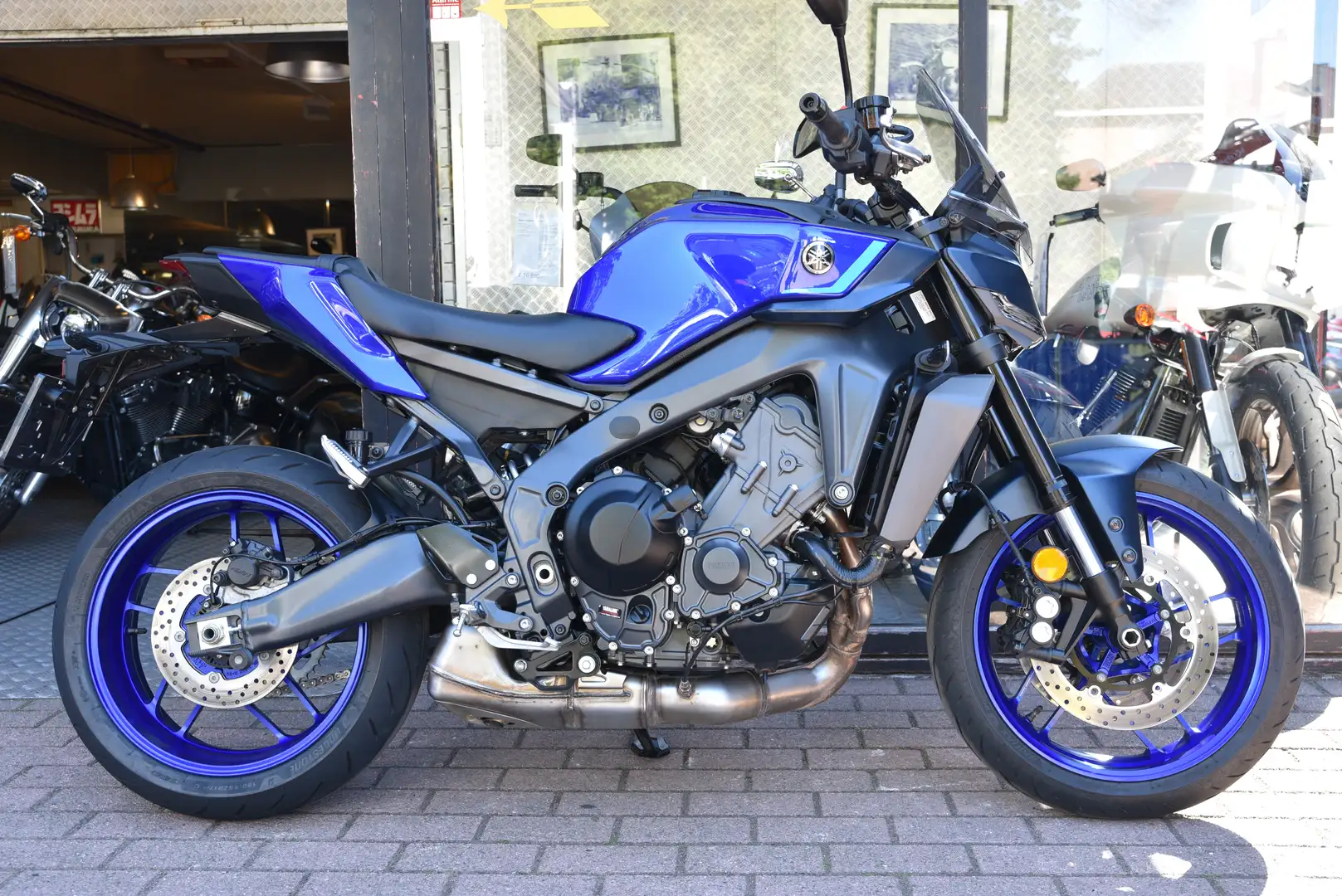Yamaha MT-09 Blauw - 2