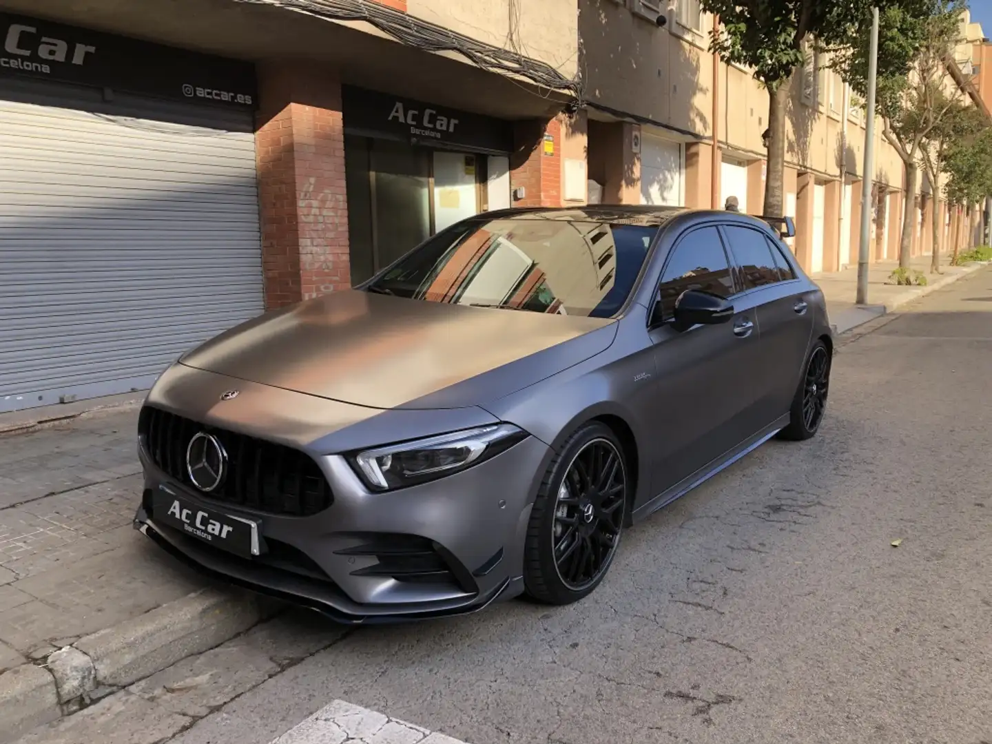 Mercedes-Benz A 35 AMG 4Matic+ 7G-DCT Gris - 1