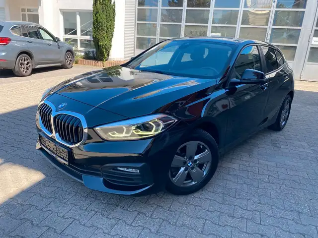 Bmw 118 i Limousine Advantage Automatik/LED/Rückfahrk