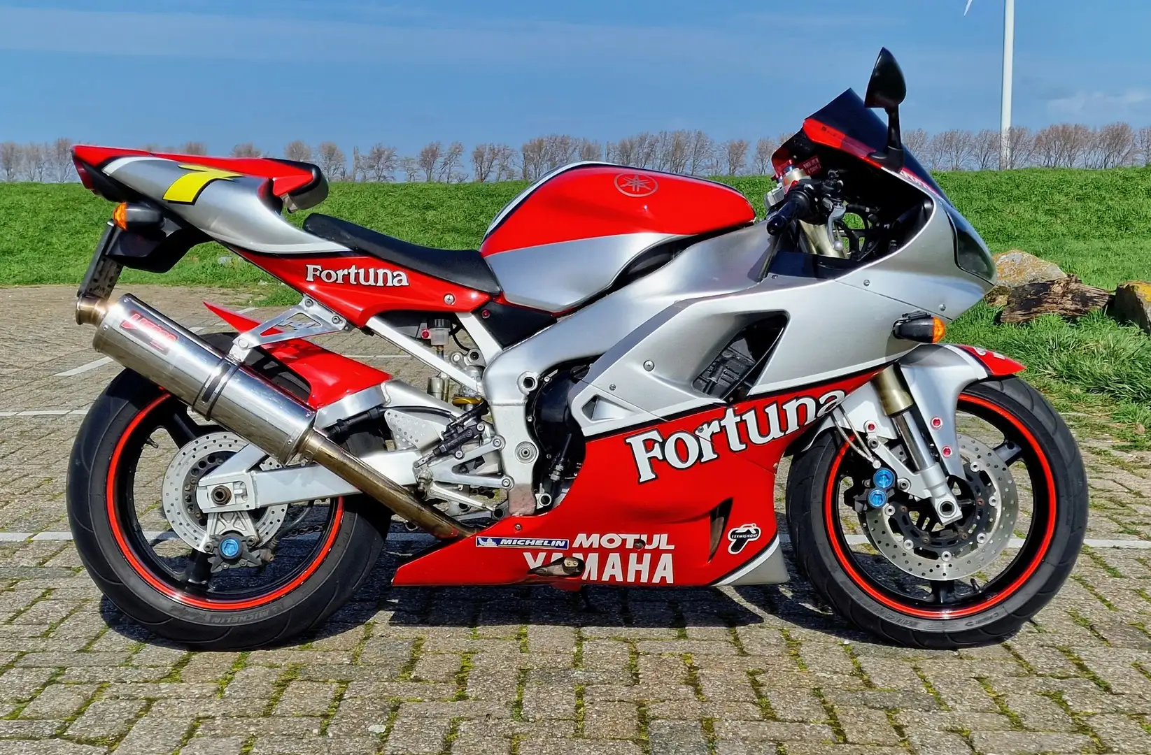 Yamaha YZF-R1 Rood - 1
