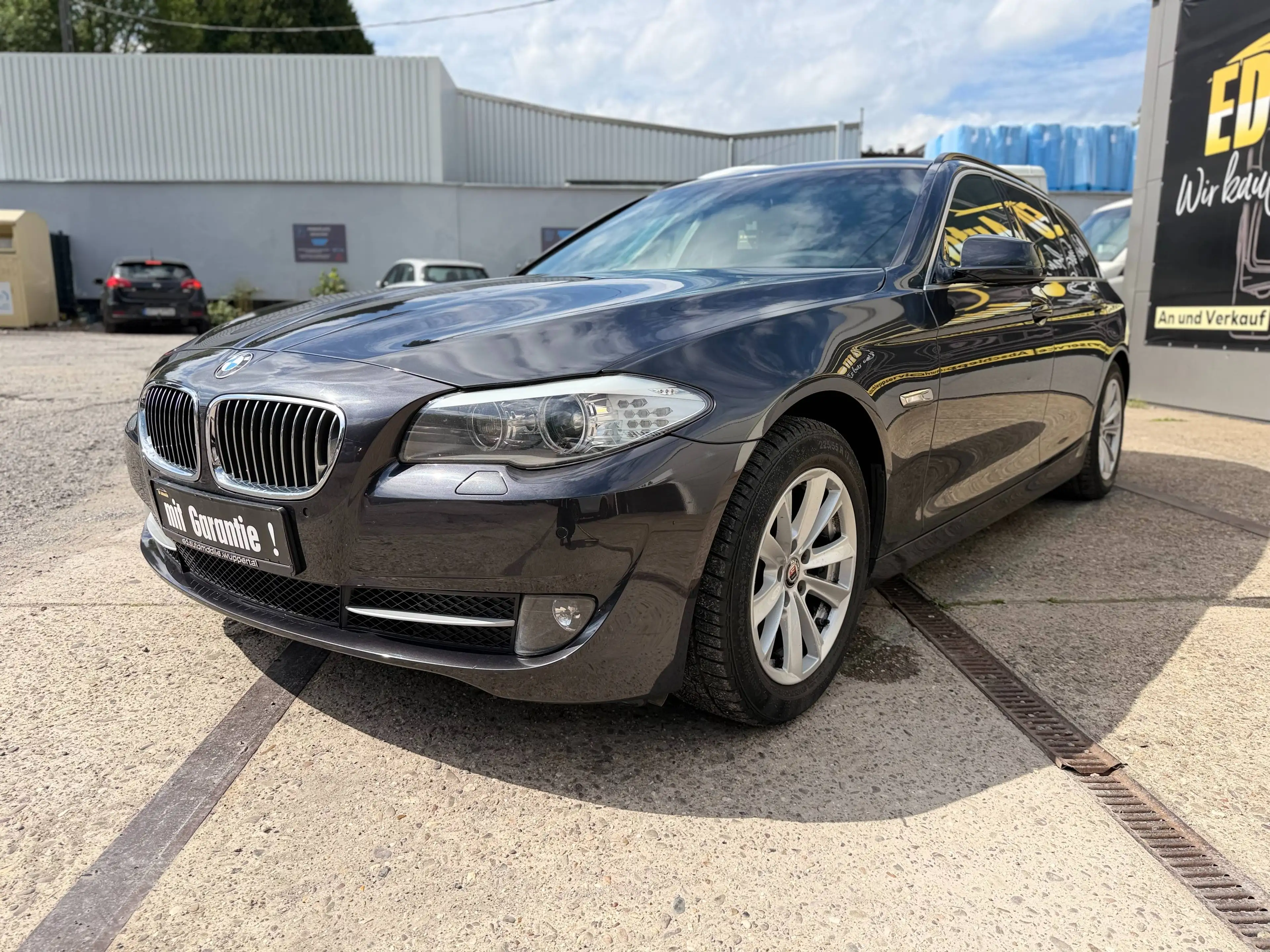 BMW 523 i 3.0 BENZIN Aut. MIT GARANTIE! *PDC,KLIMAA,NAVI* — photo 3