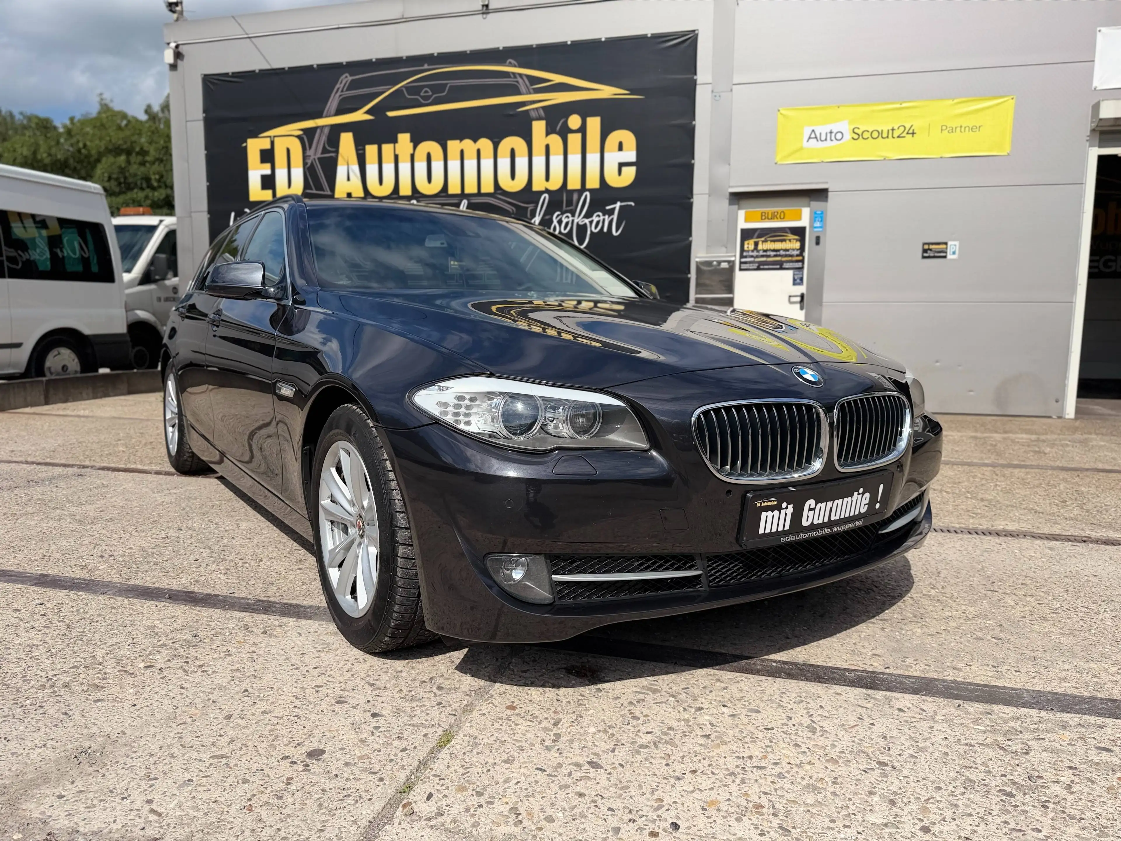 BMW 523 i 3.0 BENZIN Aut. MIT GARANTIE! *PDC,KLIMAA,NAVI*