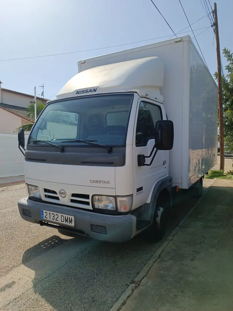 Nissan Cabstar TL 110.35/2 Doble Cabina Blanco - 2
