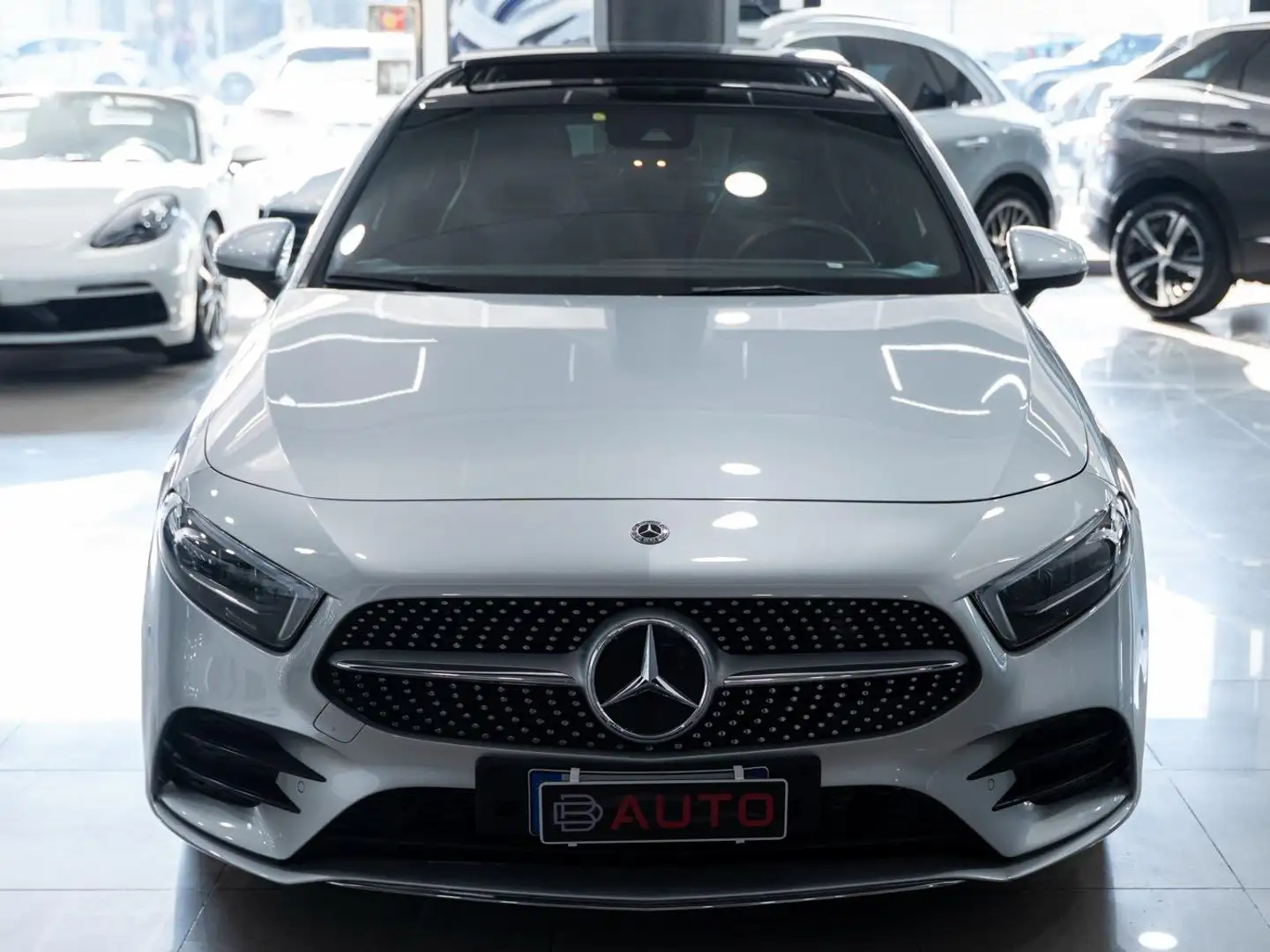 Mercedes-Benz A 180 D PREMIUM PLUS AMG TETTO PACK LUCI MULTIBEAM FULL Silber - 2