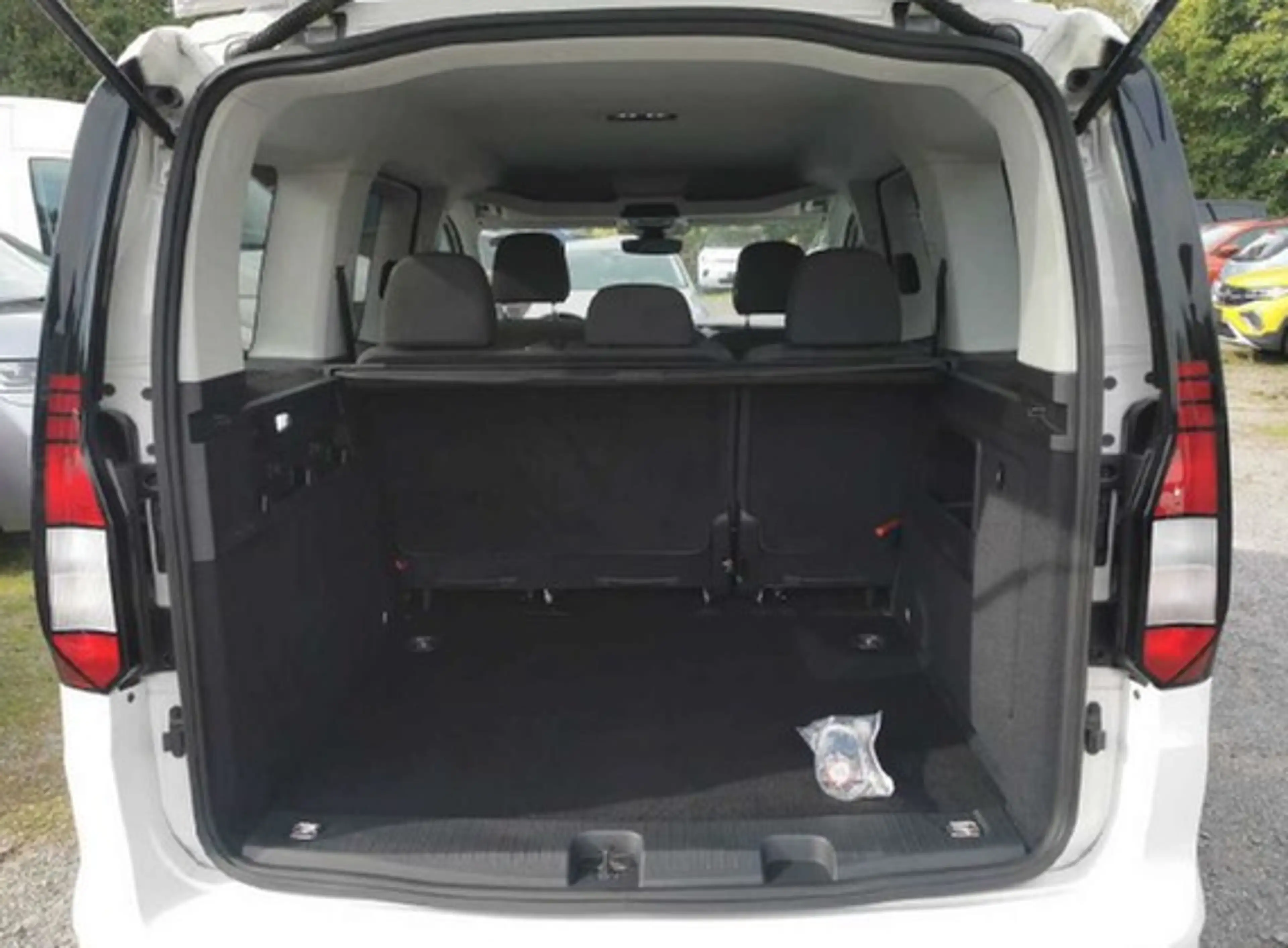 Volkswagen Caddy 1.5 TSI DSG Life — photo 5