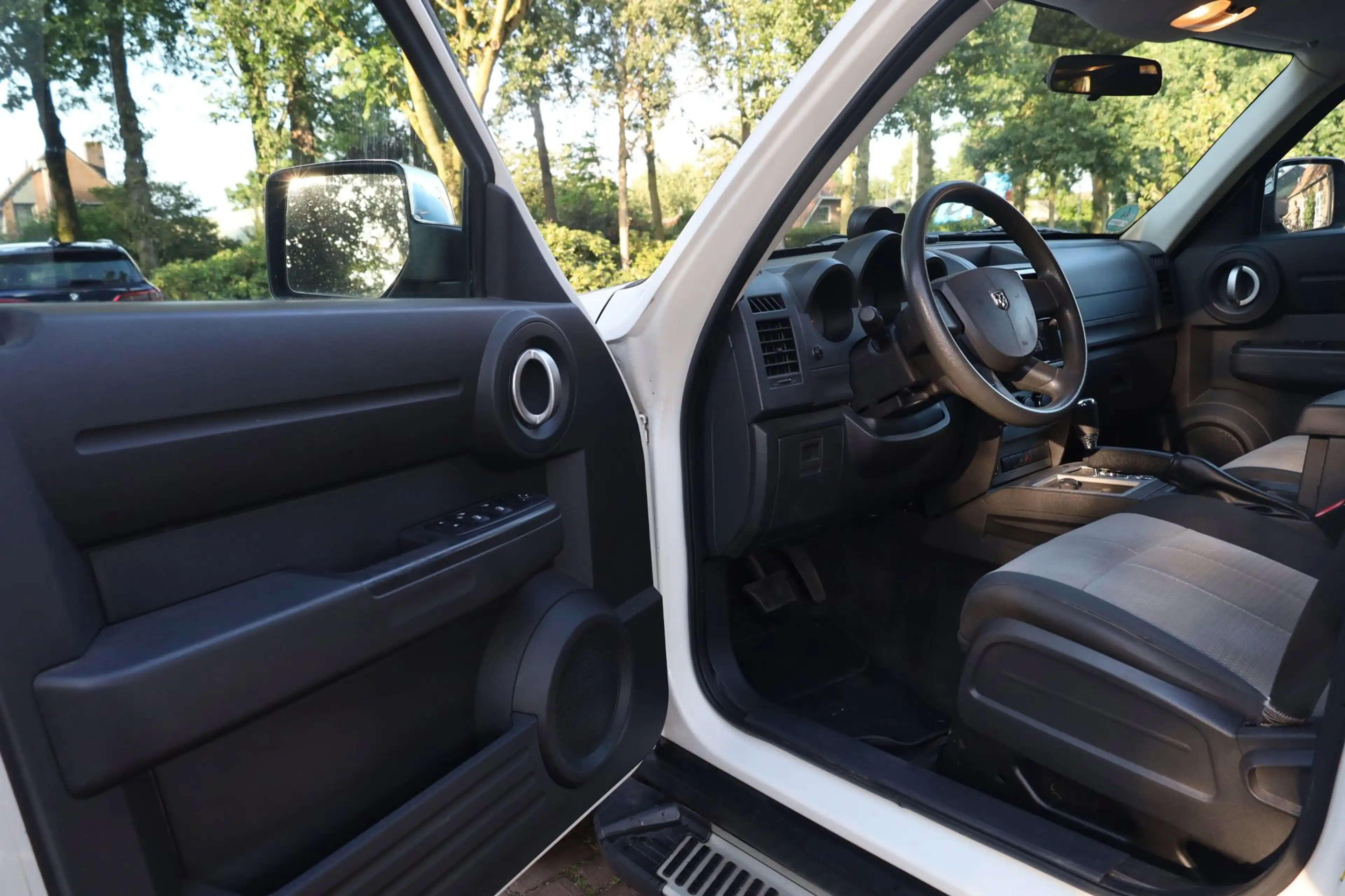 Dodge Nitro 3.7 V6 SE Aut. | Slechts 143.000KM | Achteruitrijc — photo 12