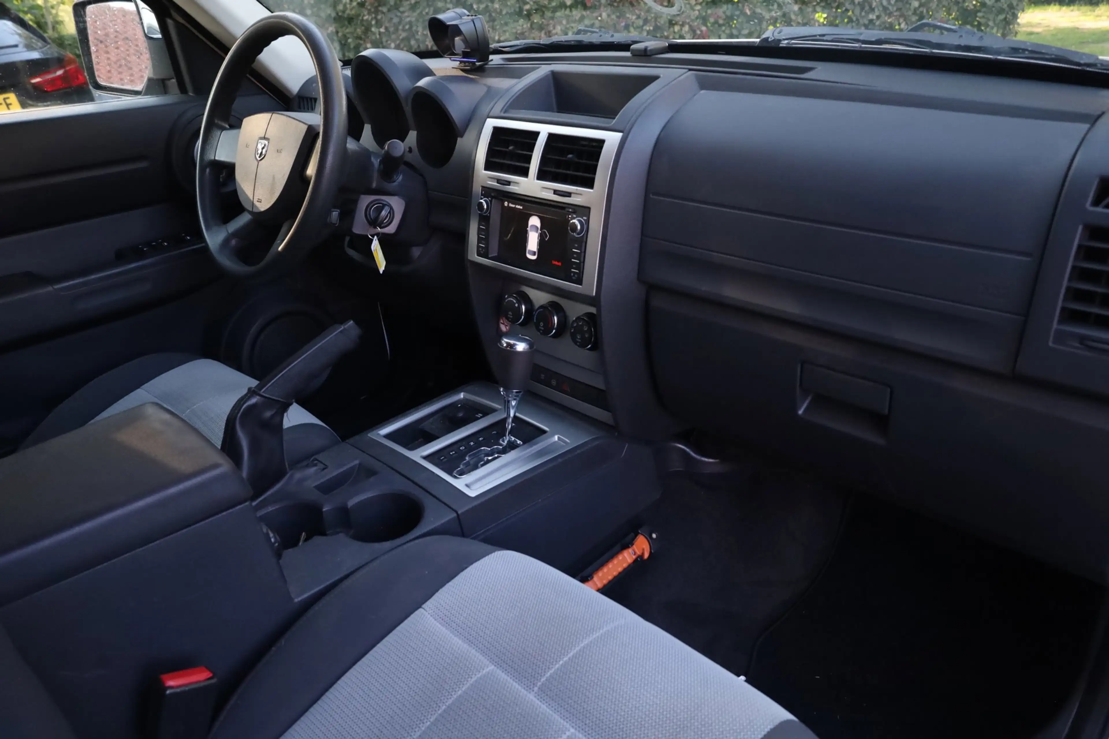 Dodge Nitro 3.7 V6 SE Aut. | Slechts 143.000KM | Achteruitrijc — photo 31