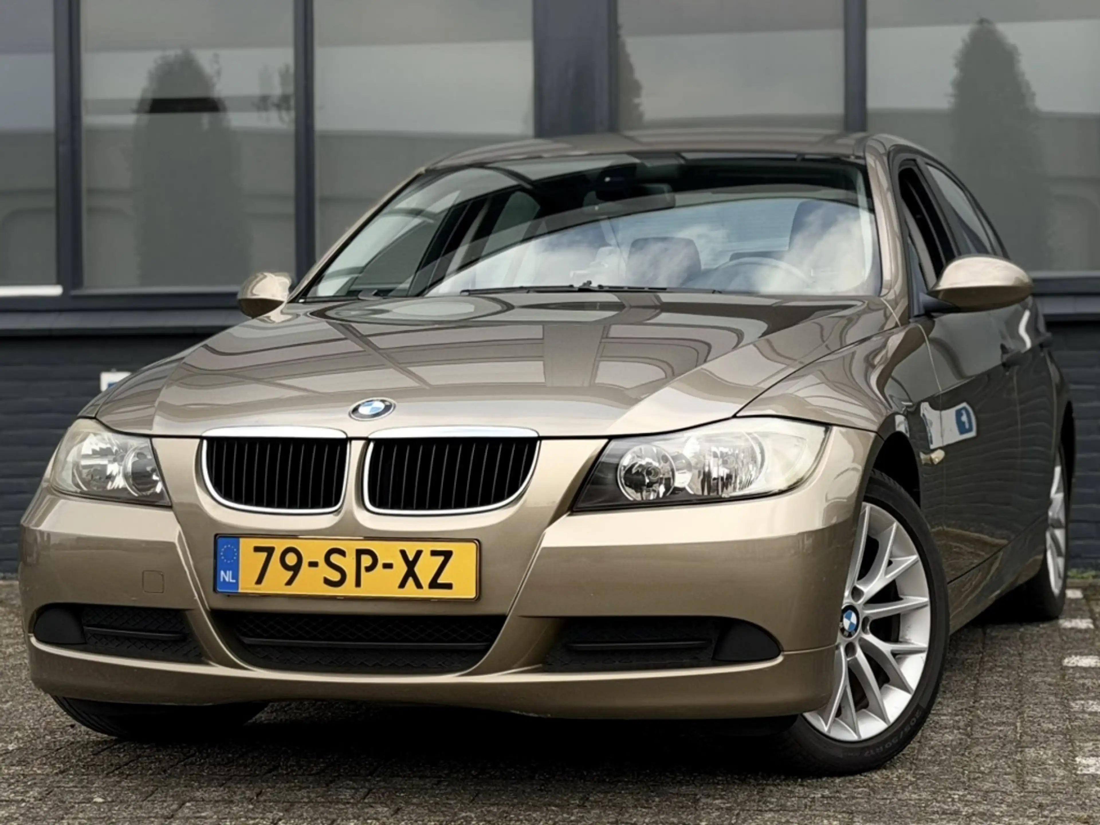 BMW 318 3-serie 318i High Executive