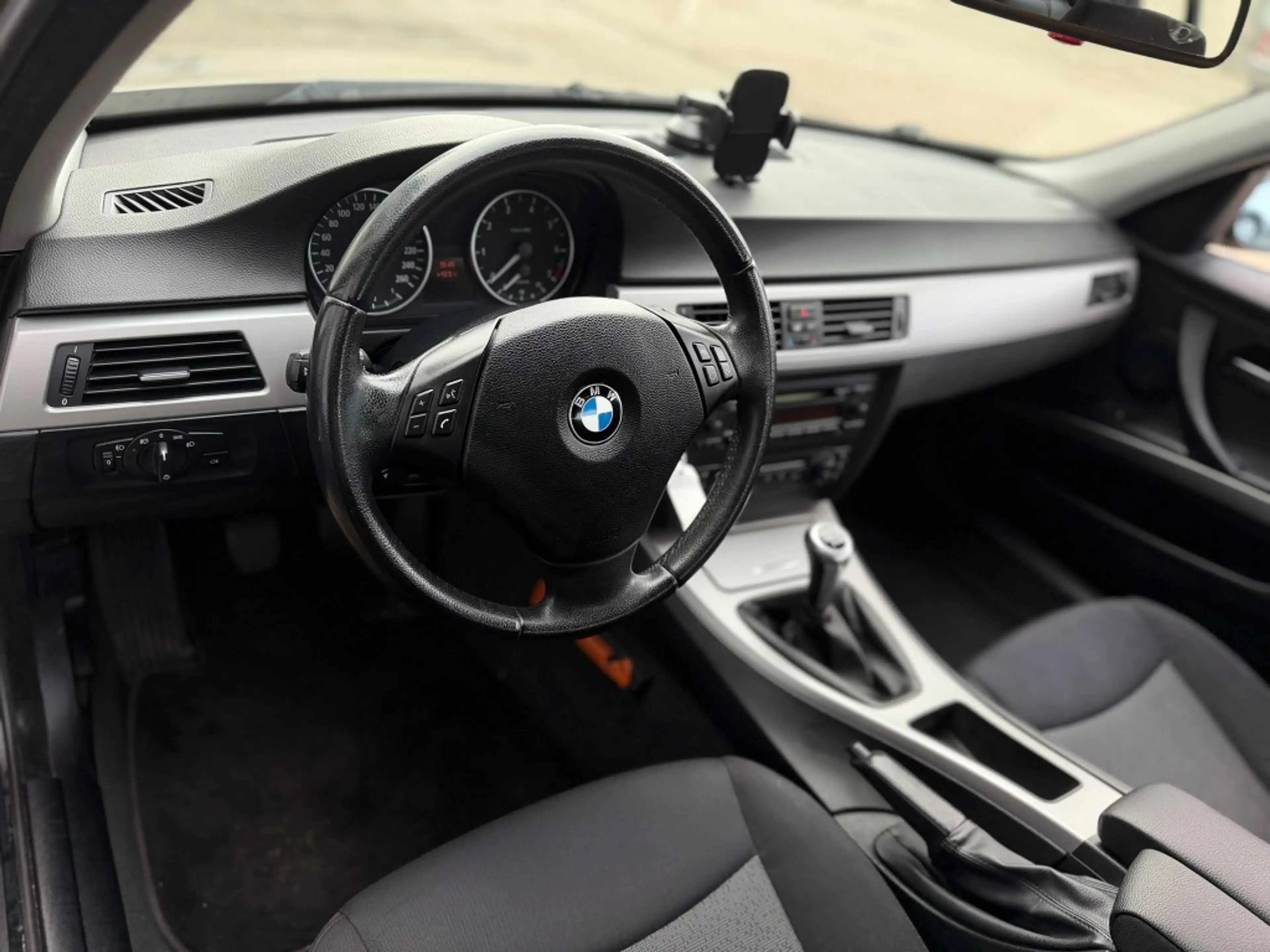 BMW 318 3-serie 318i High Executive — photo 11