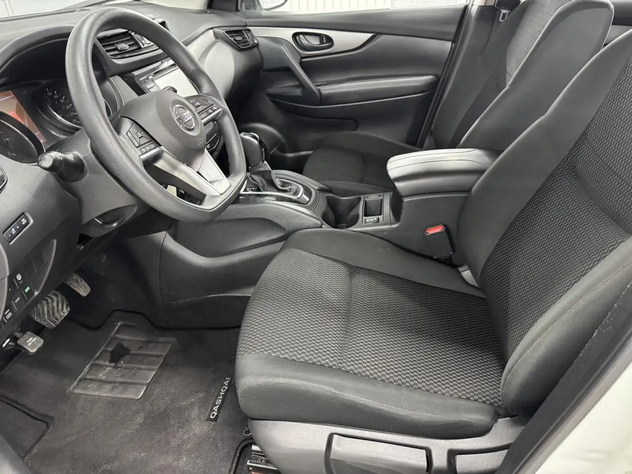 Nissan Qashqai снимка Nissan Qashqai