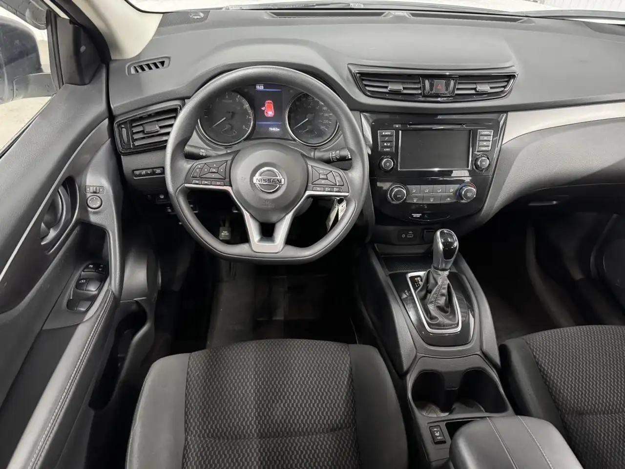 Nissan Qashqai снимка Nissan Qashqai