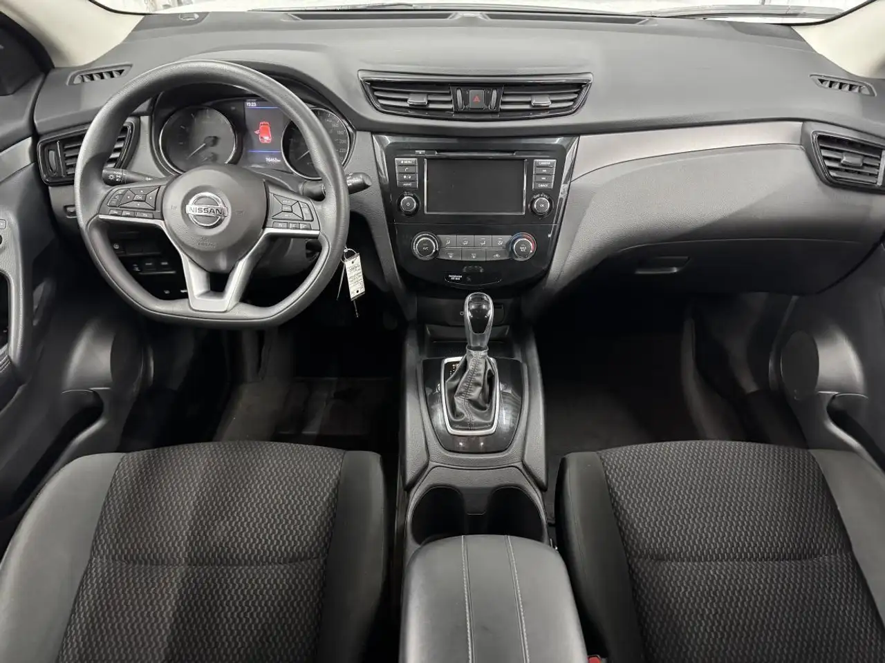 Nissan Qashqai снимка Nissan Qashqai