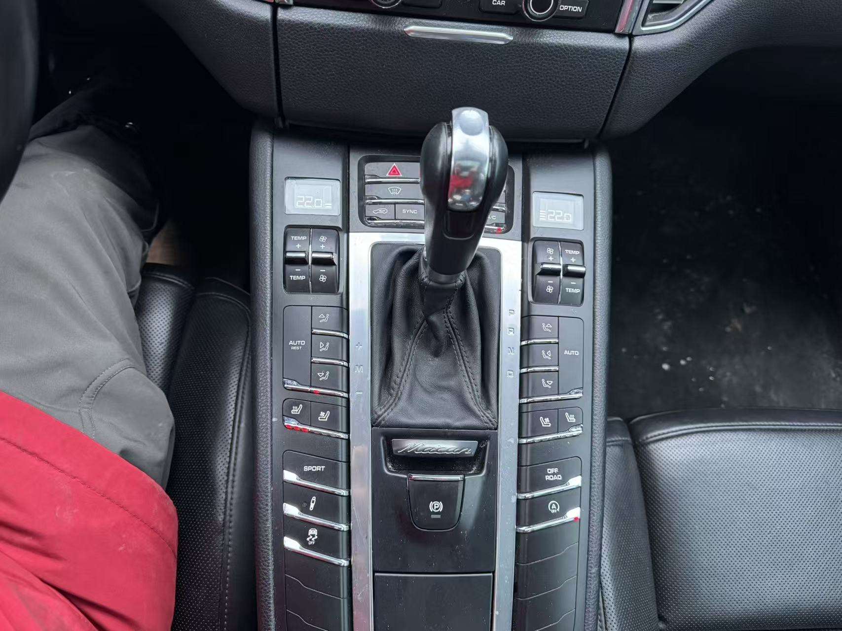 2015 Porsche Macan AWD 4dr S thumb 14