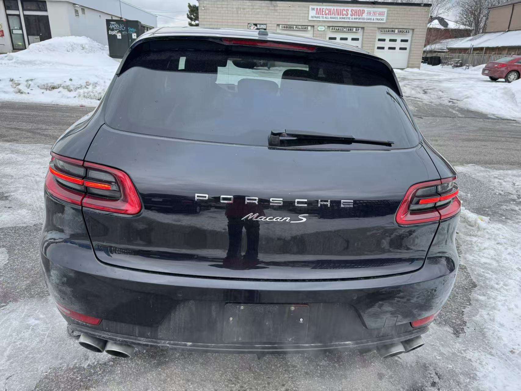 2015 Porsche Macan AWD 4dr S thumb 6