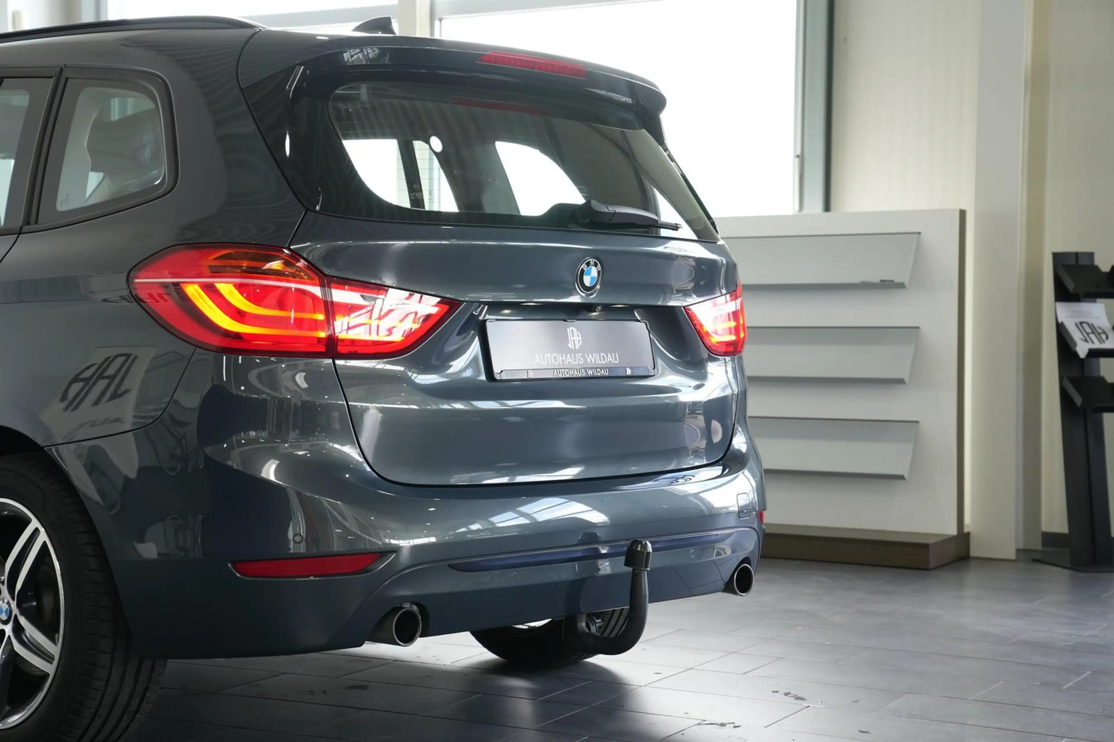 BMW 220 d xDrive Sport Line *AUT*PANO*LED*NAV*AHK* — photo 11