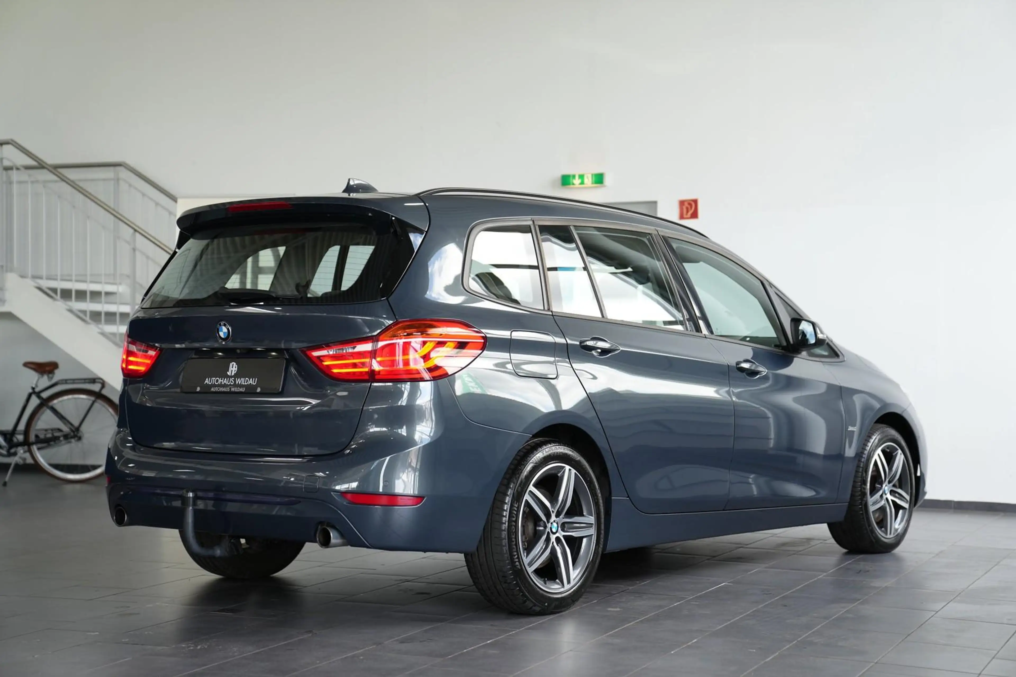 BMW 220 d xDrive Sport Line *AUT*PANO*LED*NAV*AHK* — photo 7