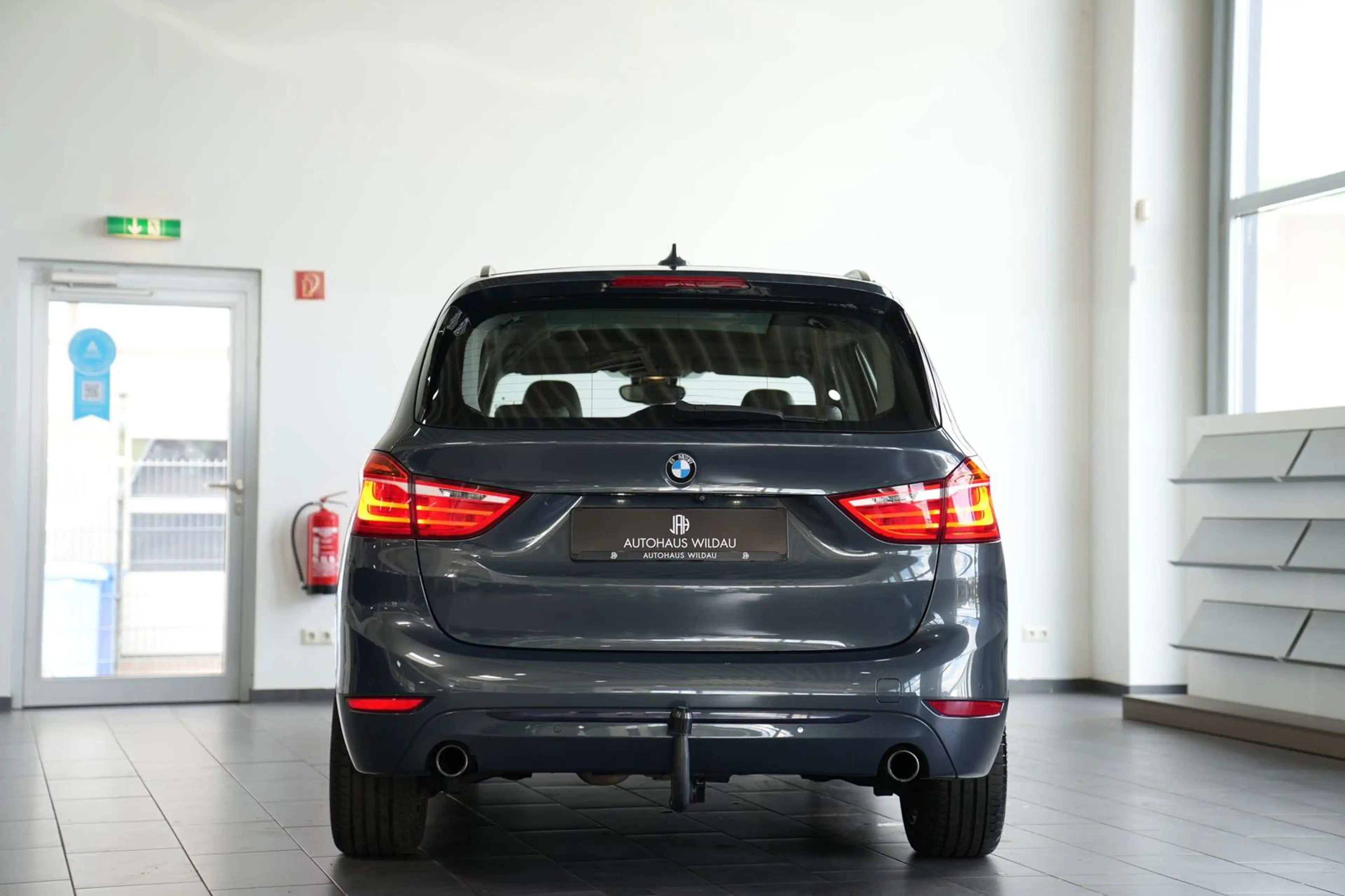 BMW 220 d xDrive Sport Line *AUT*PANO*LED*NAV*AHK* — photo 8