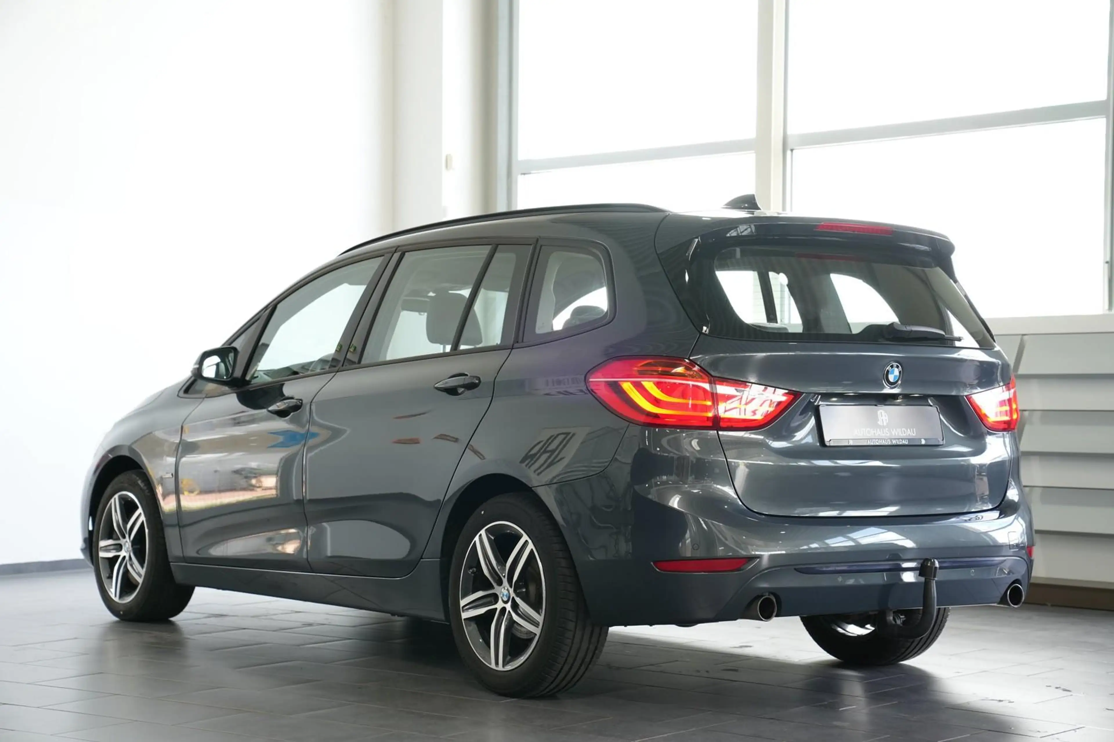 BMW 220 d xDrive Sport Line *AUT*PANO*LED*NAV*AHK* — photo 10