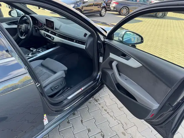Audi S4 view 17