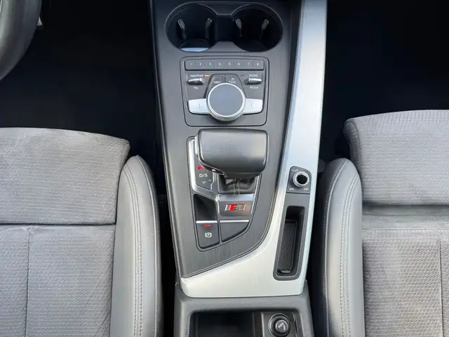 Audi S4 view 16