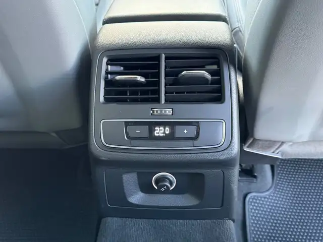 Audi S4 view 21