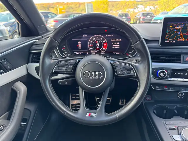 Audi S4 Avant view 13