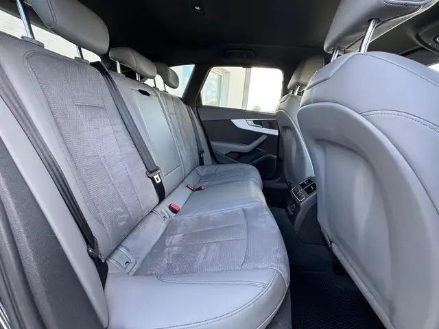 Audi S4 view 23