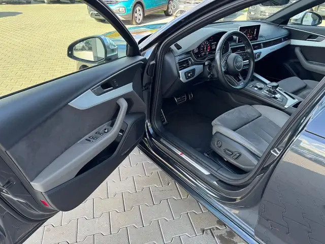 Audi S4 Avant view 8