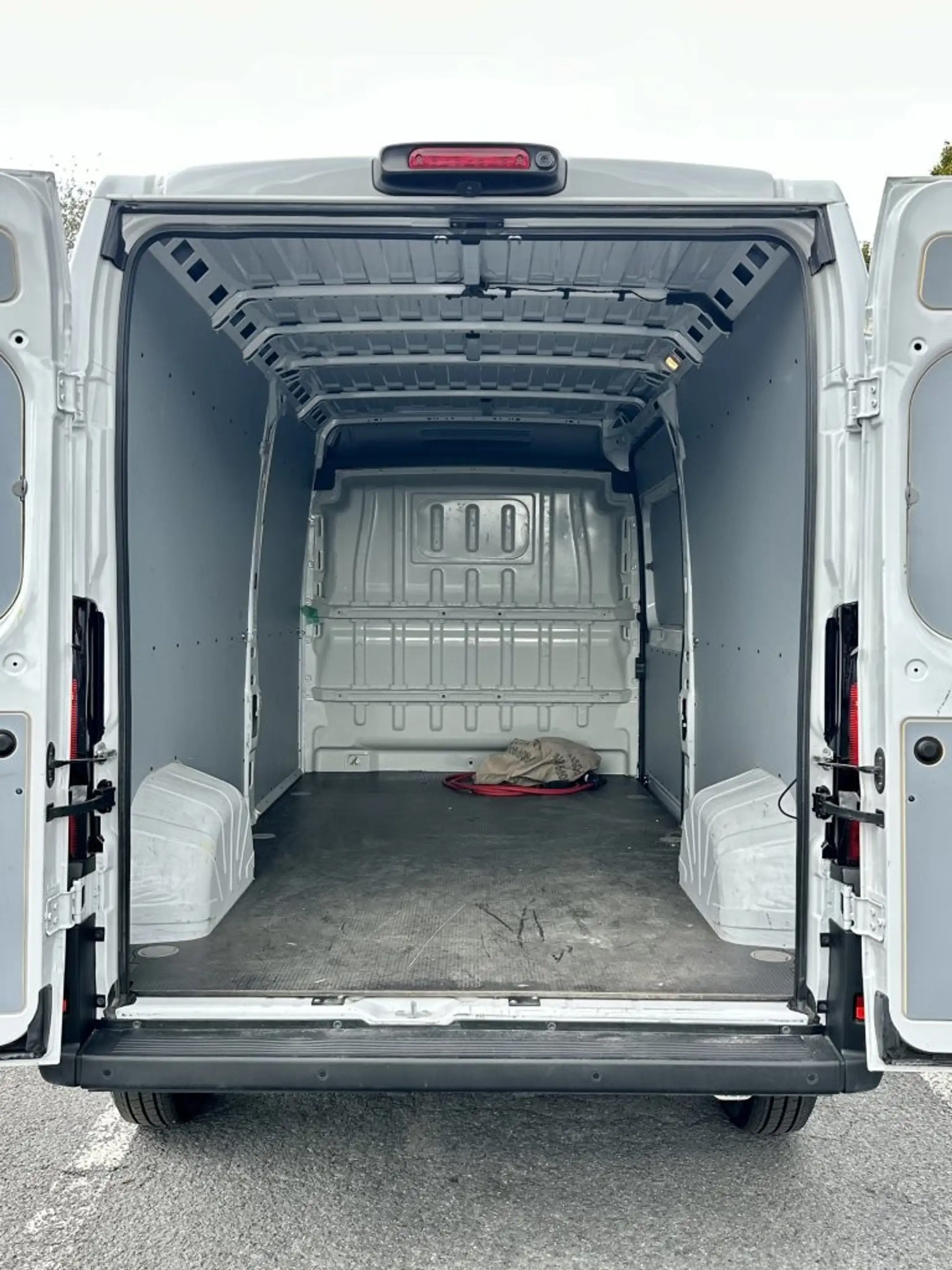 Peugeot Boxer ELECTRIC 435 L3H2- TOT 420 KM - 33.900€ - Leasing 1.173€/M — photo 8
