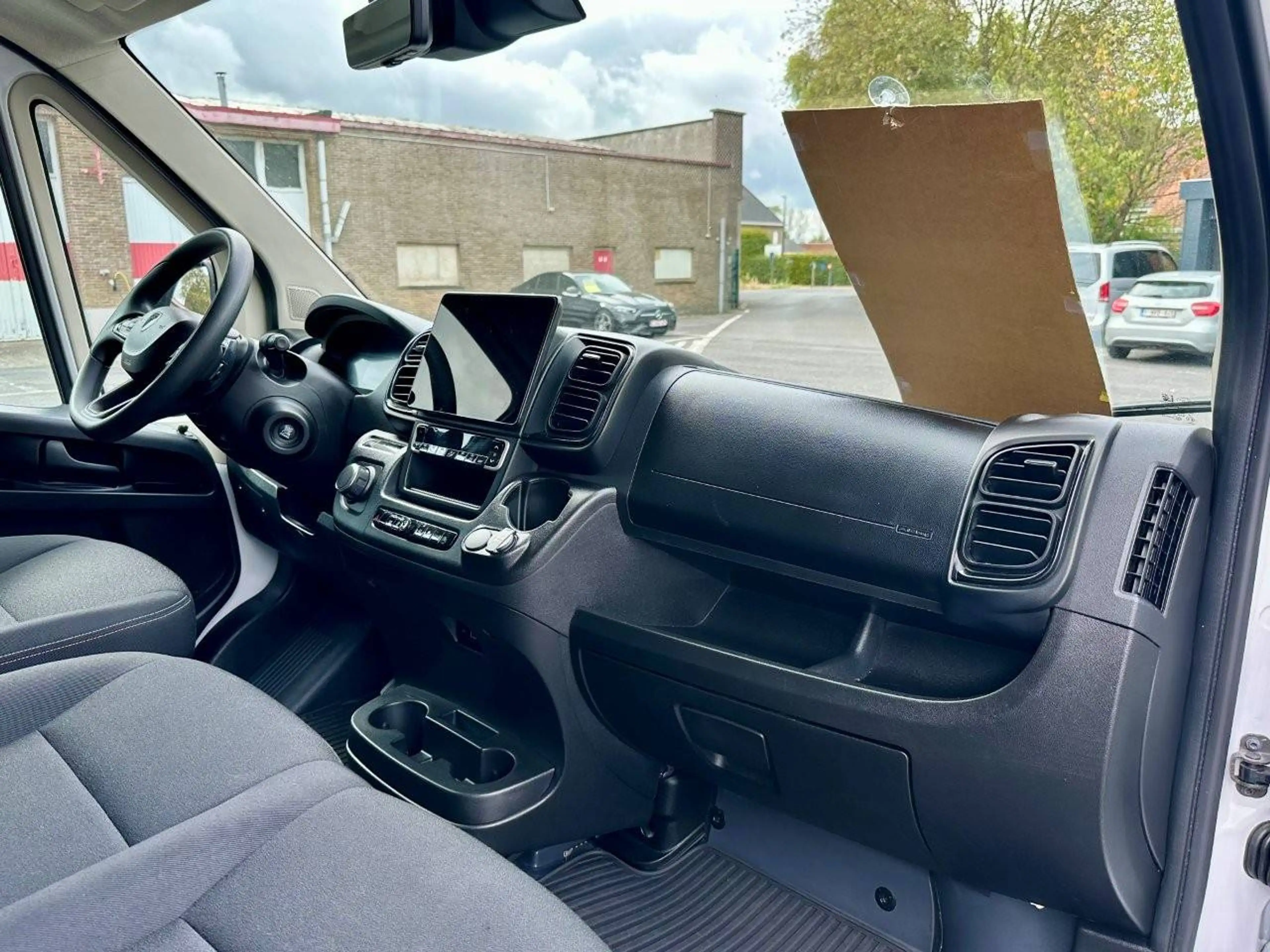 Peugeot Boxer ELECTRIC 435 L3H2- TOT 420 KM - 33.900€ - Leasing 1.173€/M — photo 11