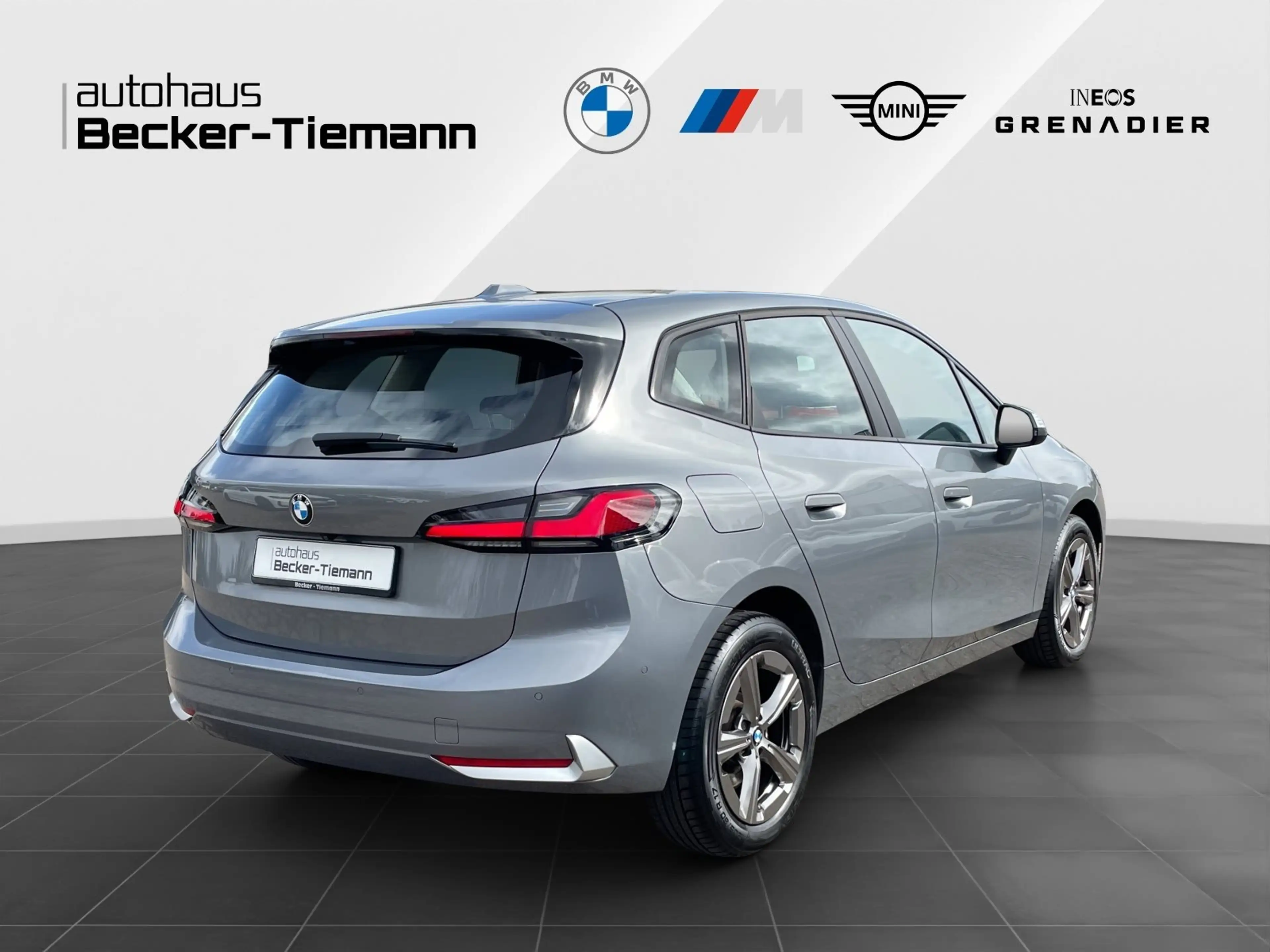 BMW 223 i xDrive Active Tourer — photo 6