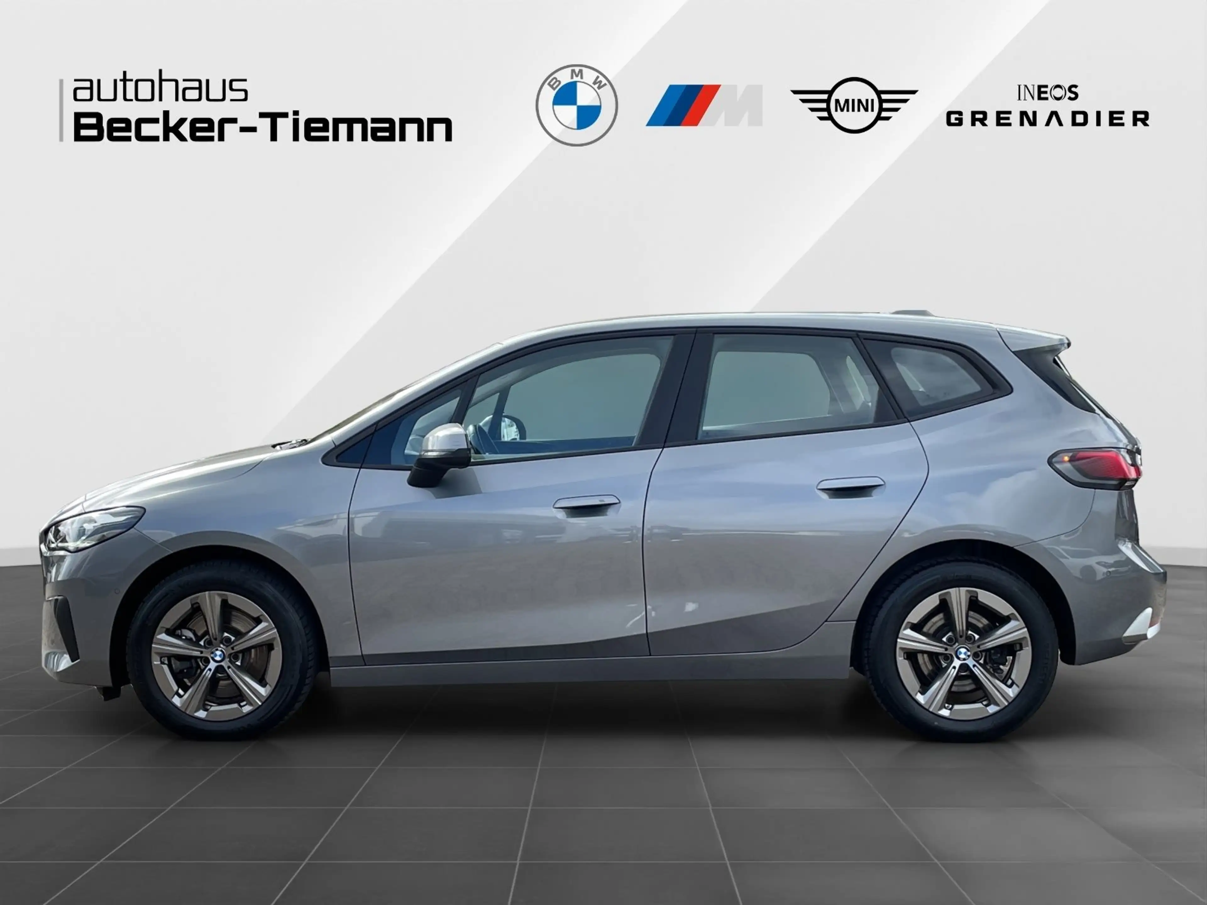 BMW 223 i xDrive Active Tourer — photo 3