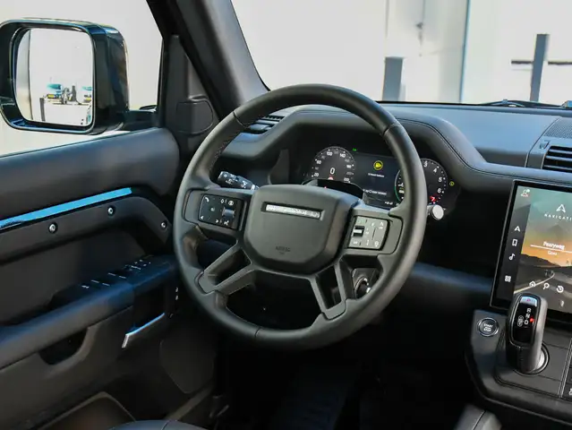 Land Rover Defender view 9