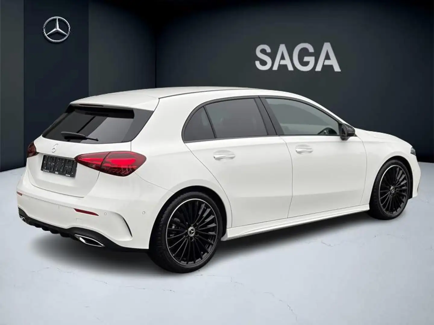 Mercedes-Benz A 180 AMG Pack Night Facelift Wit - 2