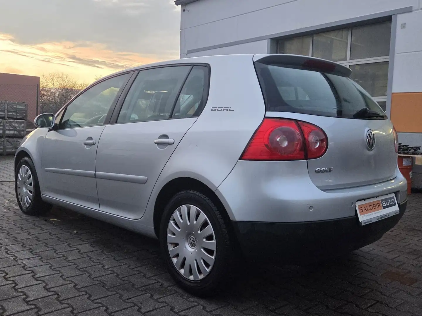 Volkswagen Golf V Lim Goal 2. Hand Rentnerfahrzeug kein TÜV Silber - 2