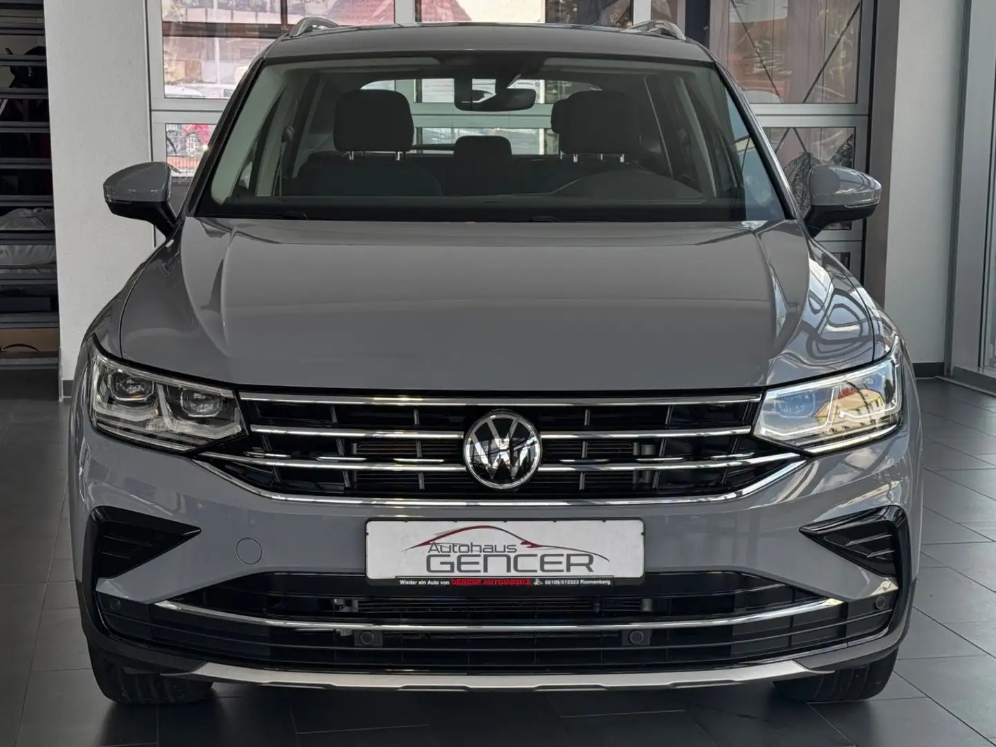 Volkswagen Tiguan Elegance 4M. 2.0 TDI"Matrix/AHK/Standhzg" Grau - 2