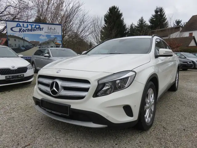 Mercedes-Benz GLA 180 1.6 Business SH, Navi