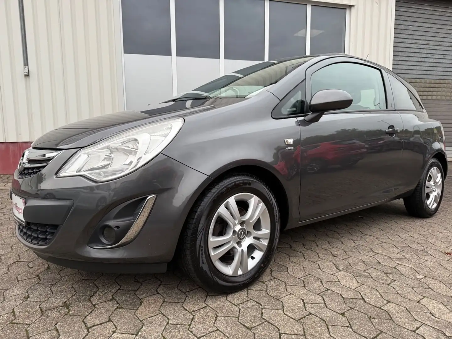 Opel Corsa D 1,2 51kW 69PS Satellite/Klima/1.Hand Gris - 2