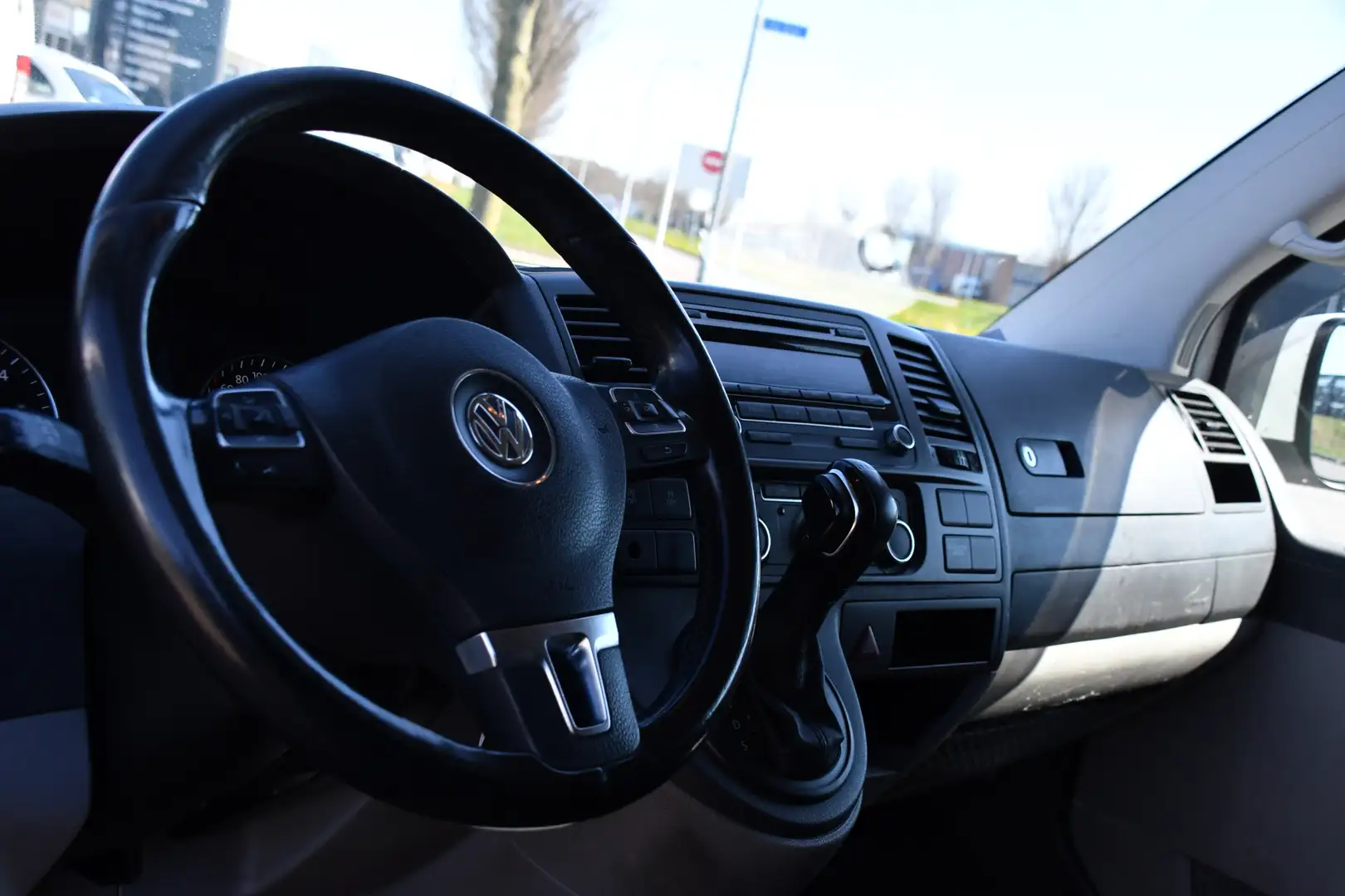 Volkswagen T5 Transporter 2.0 TDI L2H1 Edition Cruise, Airco, Automaat, Sens Blanc - 2
