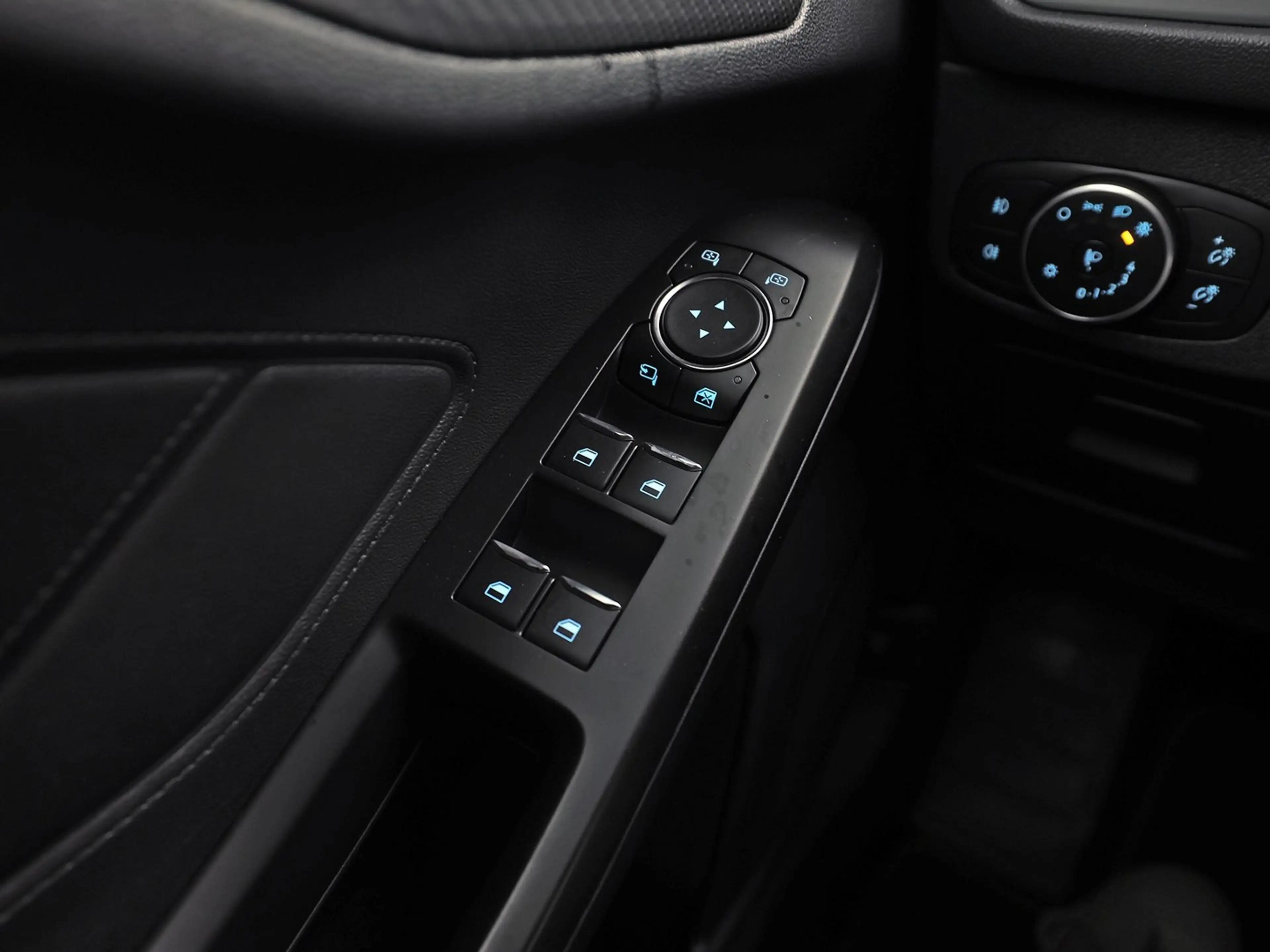 Ford Focus Wagon 1.0 EcoBoost ST Line Automaat (APPLE CARPLAY — photo 25