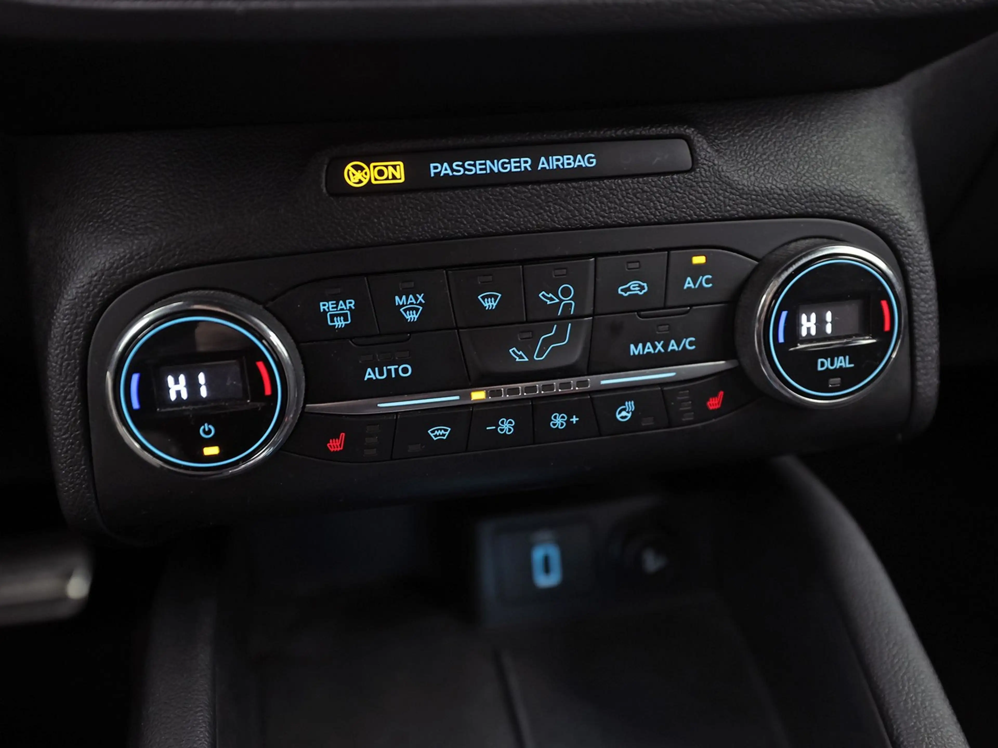 Ford Focus Wagon 1.0 EcoBoost ST Line Automaat (APPLE CARPLAY — photo 9