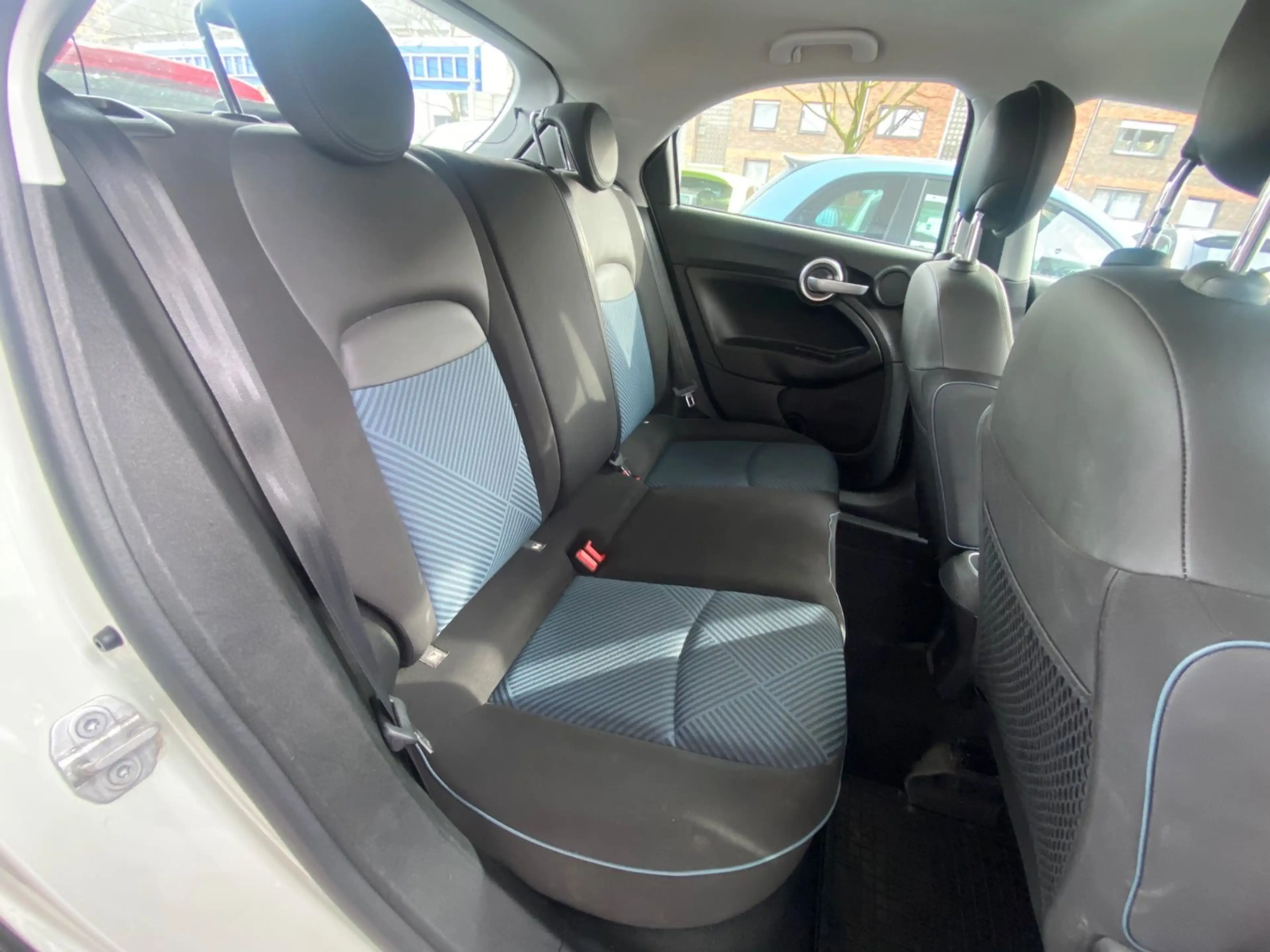 Fiat 500X 1. 6 Lounge *SHZ+KLIMA* — photo 10