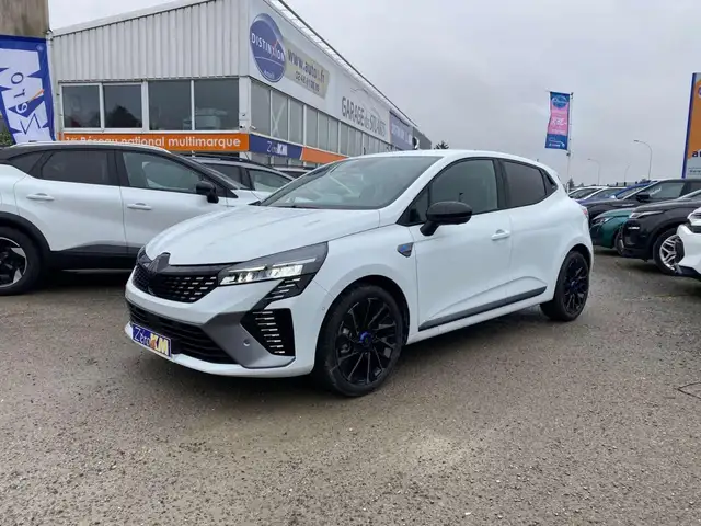 2025 Renault Clio in White for sale
