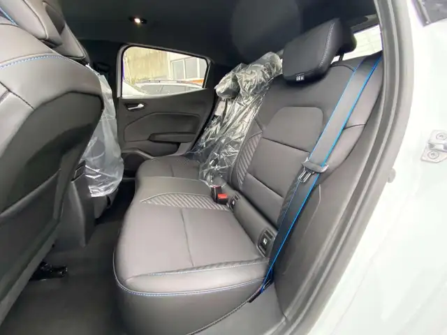 Renault Clio view 6