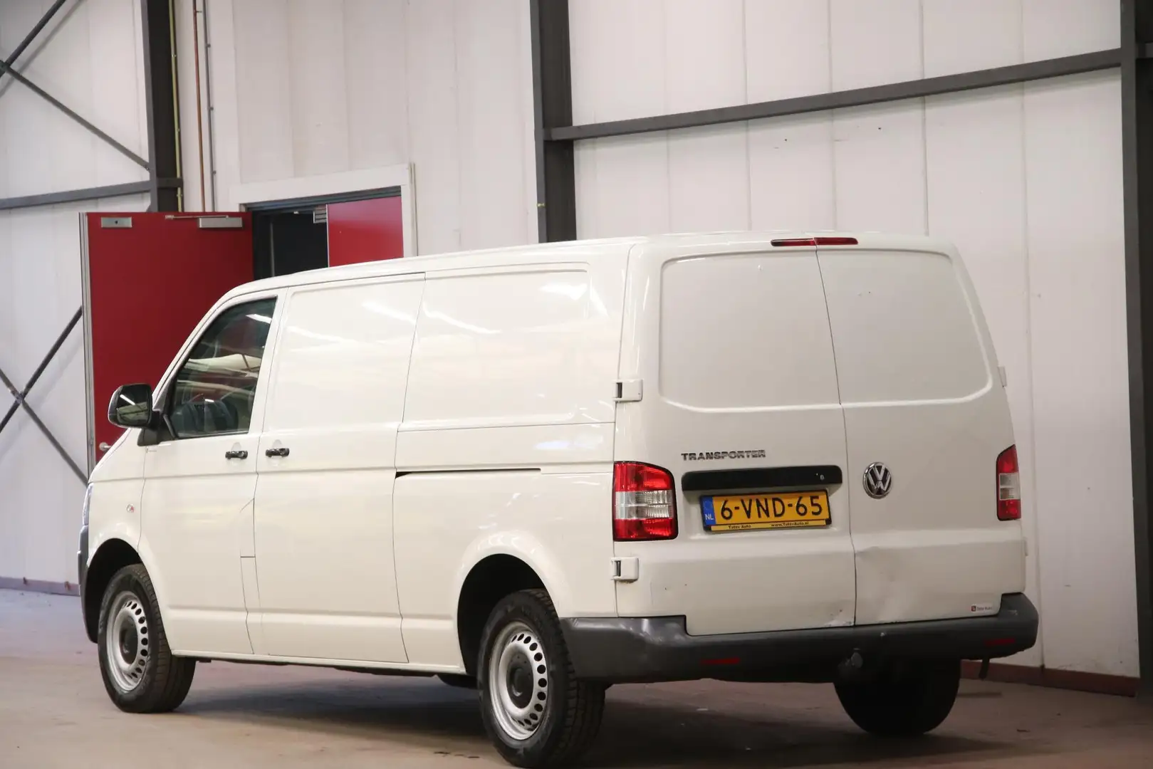 Volkswagen T5 Transporter 2.0 TDI L2H1 AIRCO TREKHAAK Blanc - 2