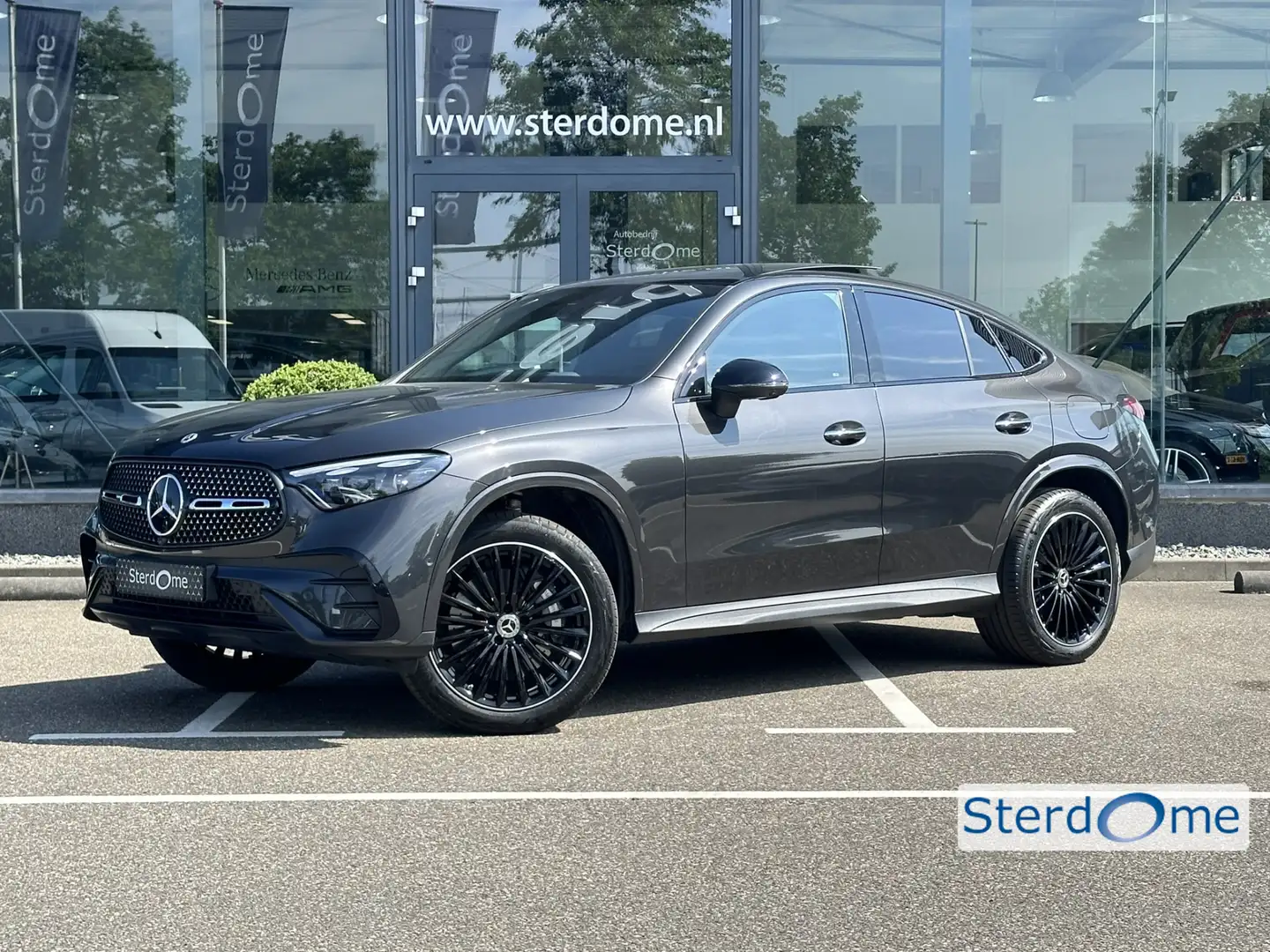 Mercedes-Benz GLC 400 Coupé 400e 4MATIC AMG Line l Panoramadak l MBUX l Fekete - 1