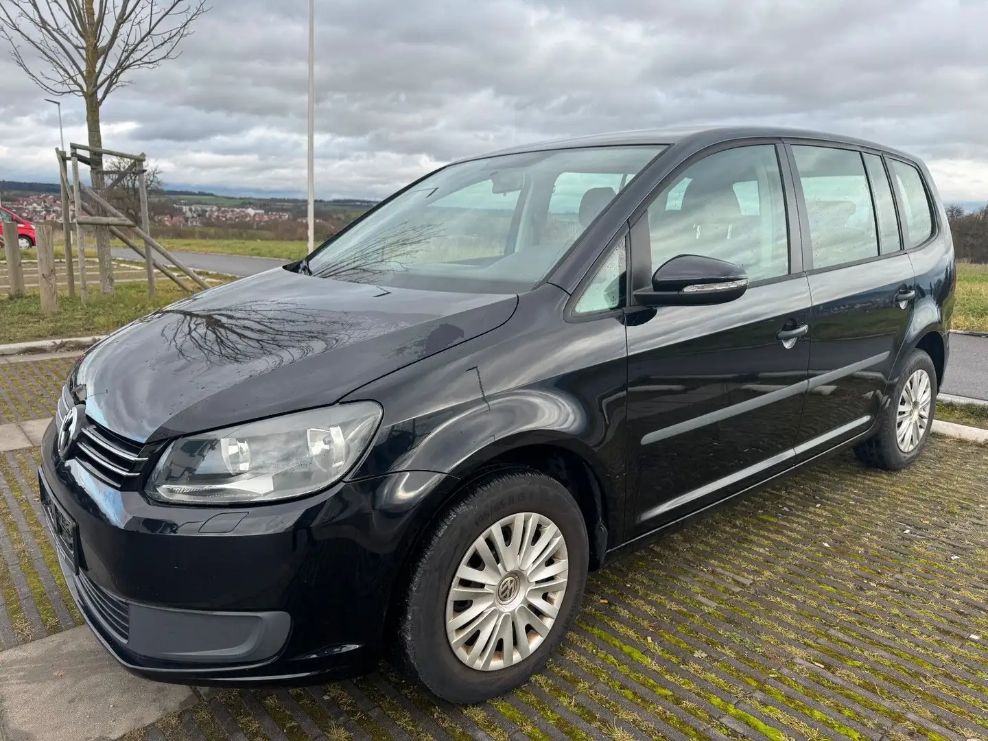 Volkswagen Touran Trendline *SHZ*SERVICEHEFT*TÜV 01/2027* Noir - 1