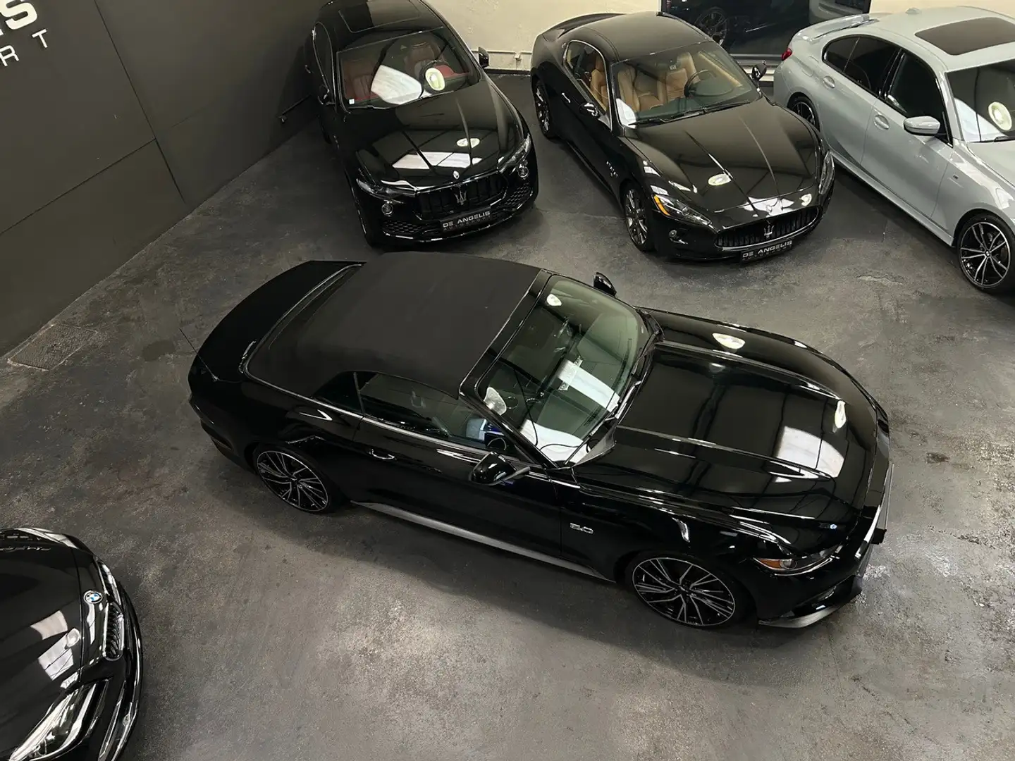 Ford Mustang GT Convertible Fekete - 2
